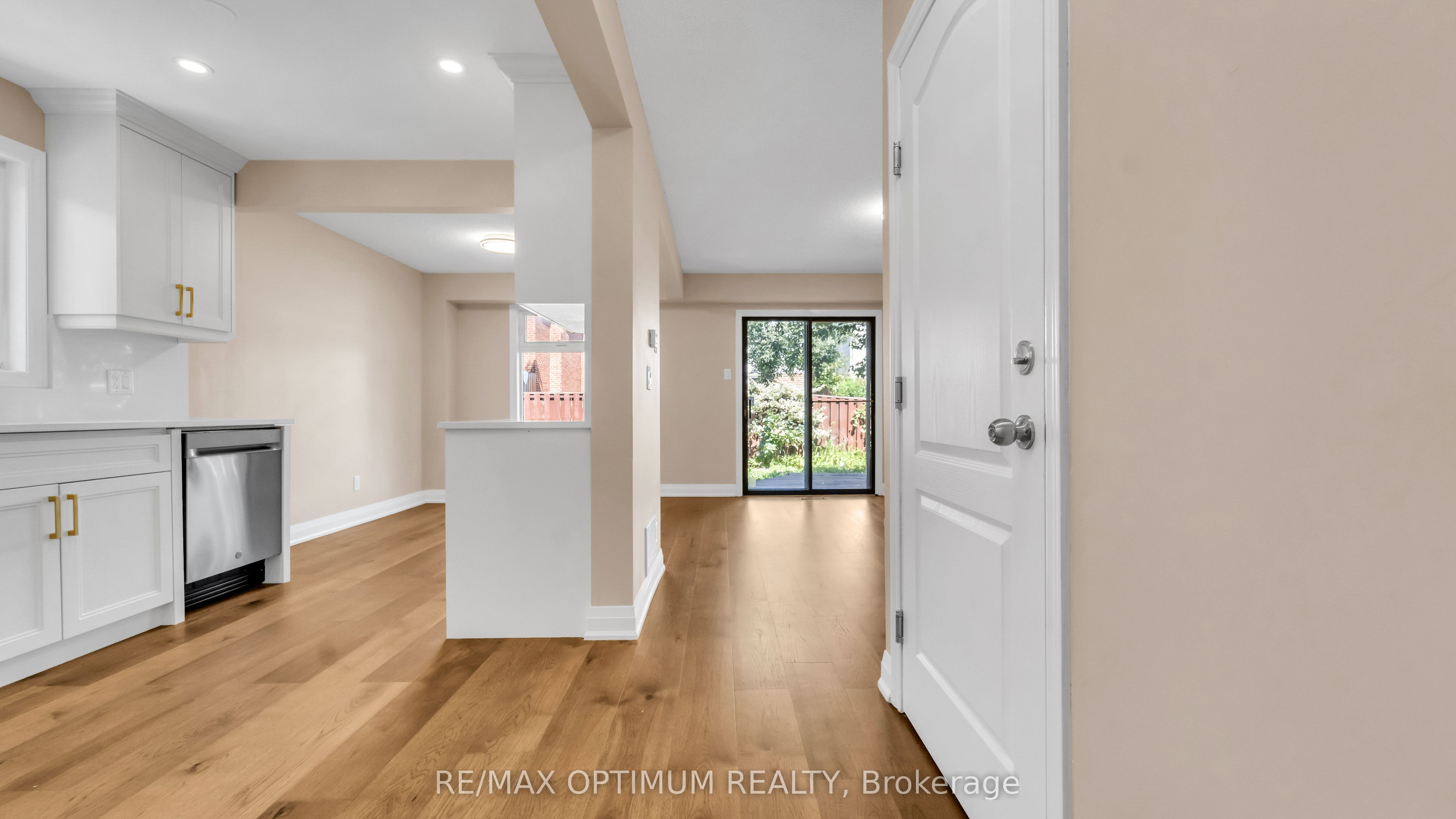 4 Lawnview Court, Brampton, ON L7G 1T4 photo 4
