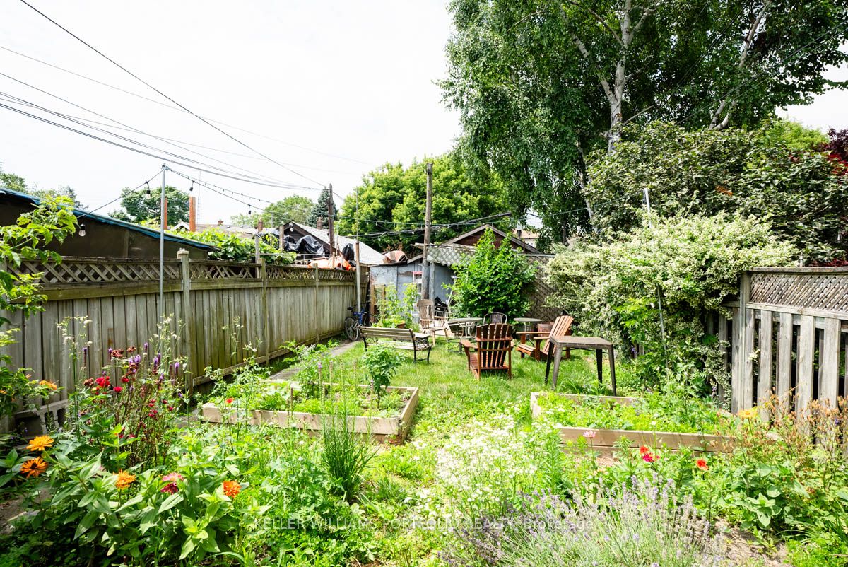 184 Franklin Avenue Main Fl, Toronto, ON M6P 3Y8 photo 2