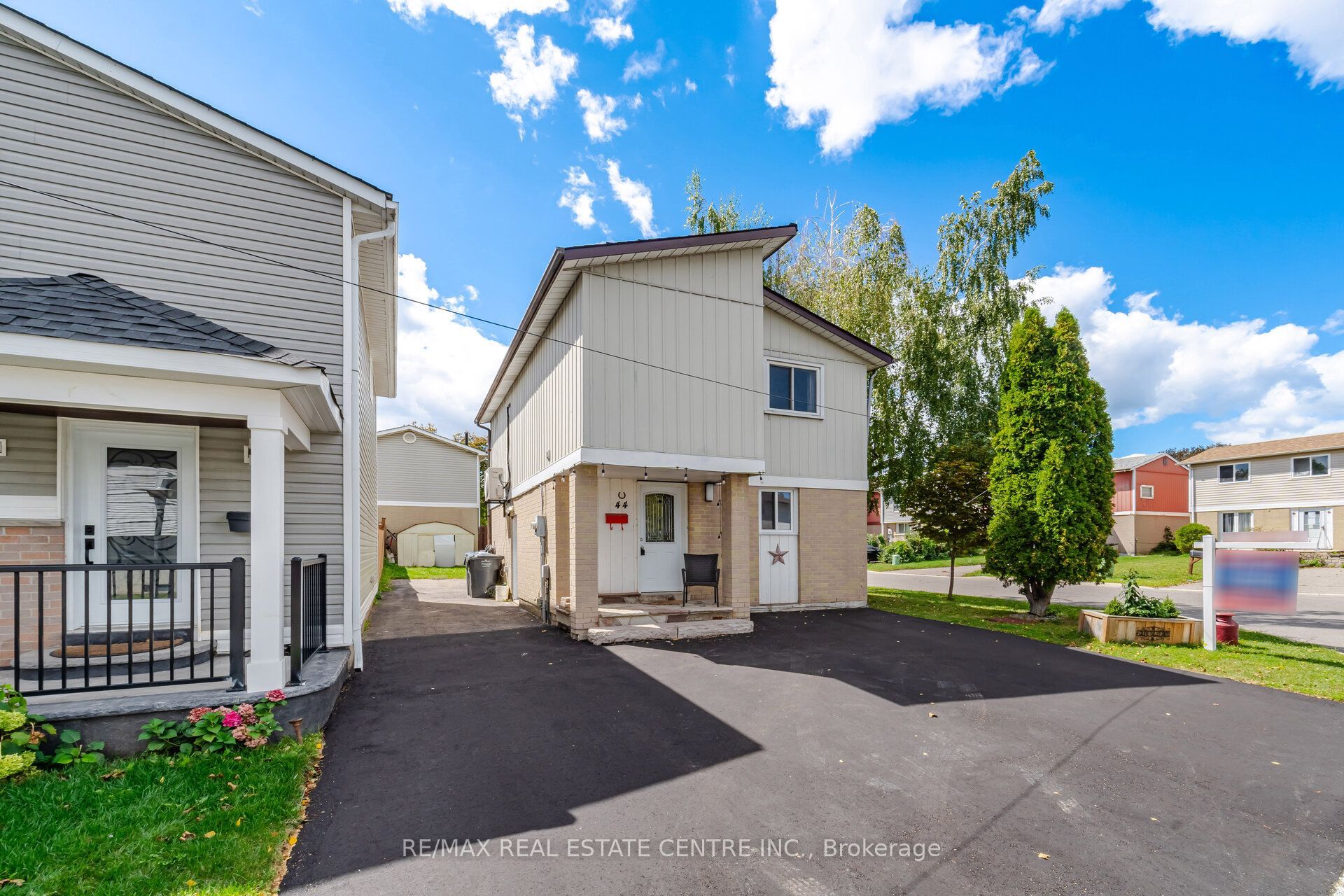 44 Grand Valley Drive, Brampton, ON L6S 2L1 photo 2