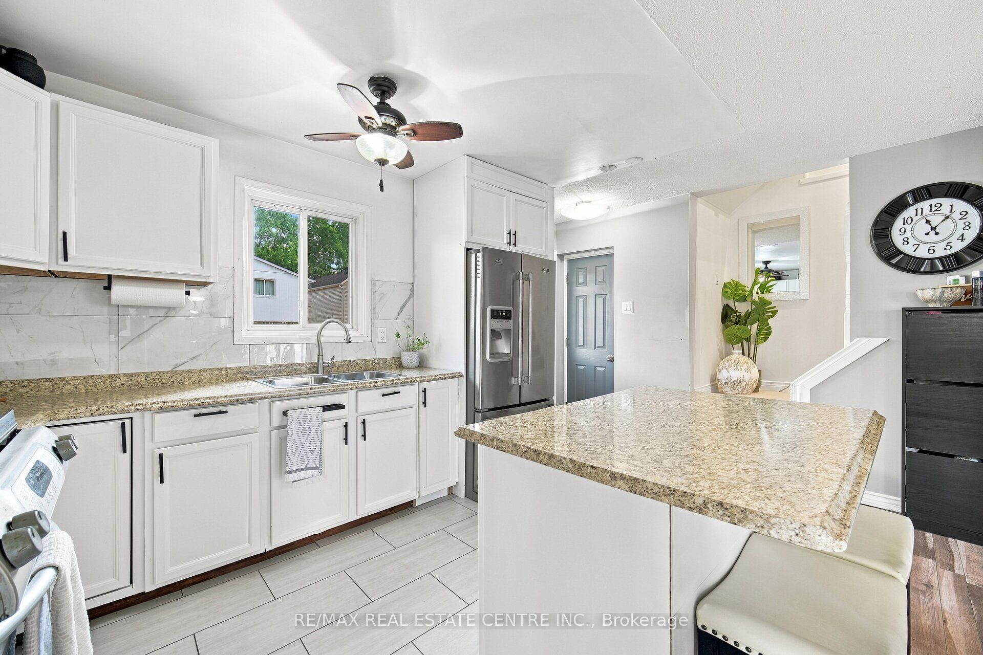 44 Grand Valley Drive, Brampton, ON L6S 2L1 photo 4
