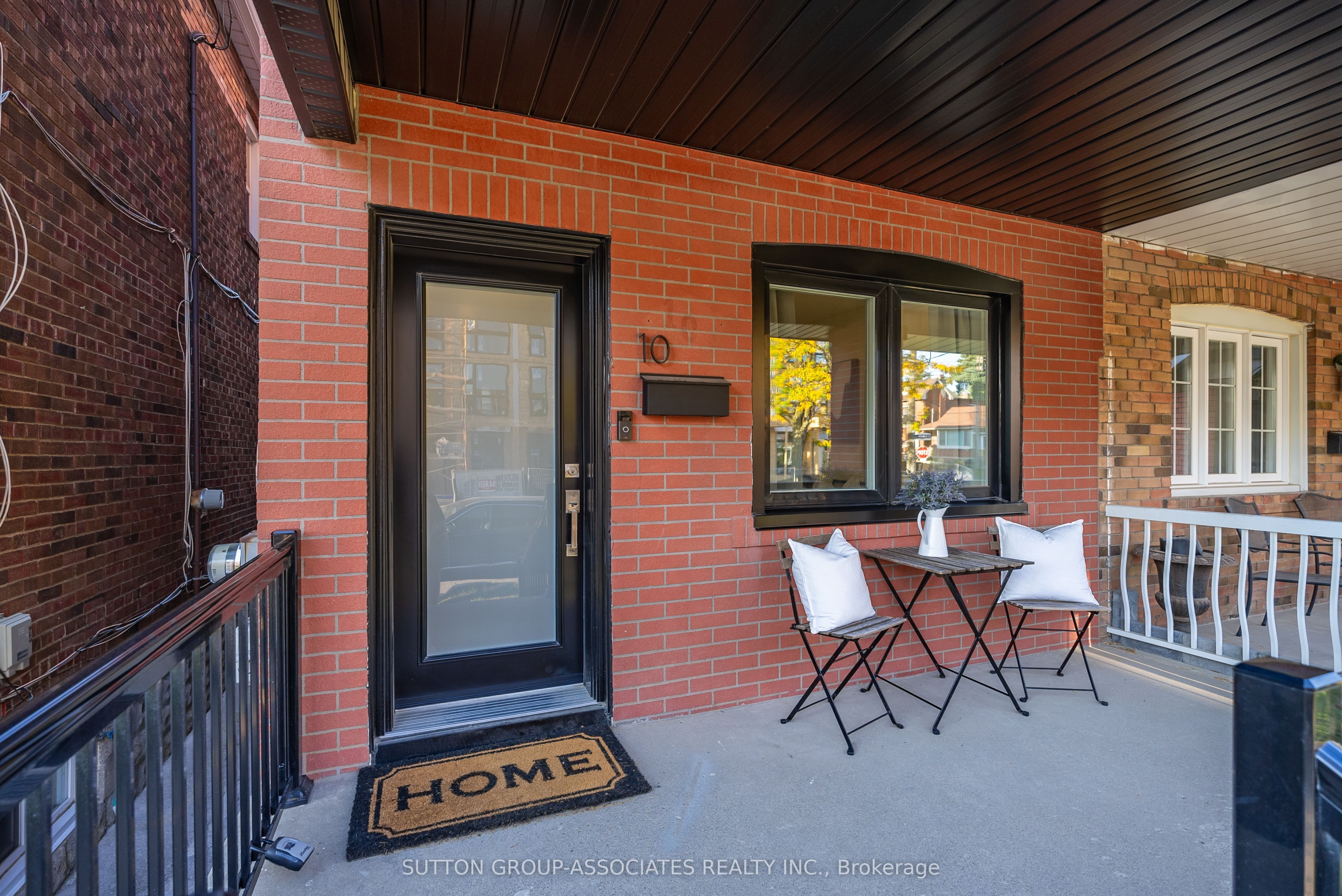 10 Innes Avenue, Toronto, ON M6E 1M8 photo 2