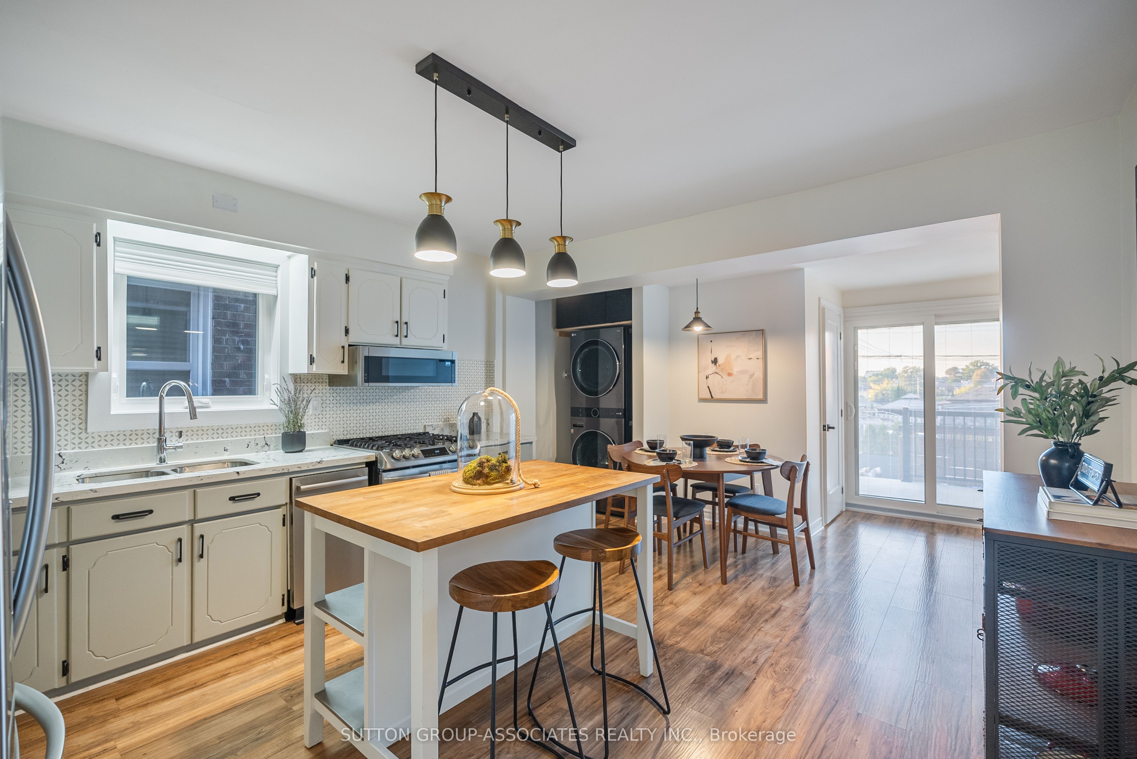 10 Innes Avenue, Toronto, ON M6E 1M8 photo 5