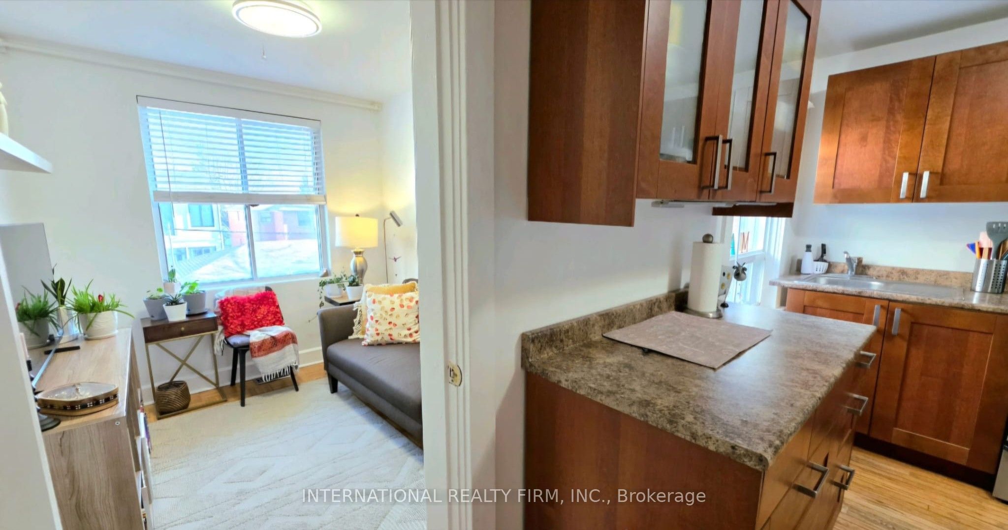 75 Auburn Avenue 2, Toronto, ON M6H 2L8 photo 4