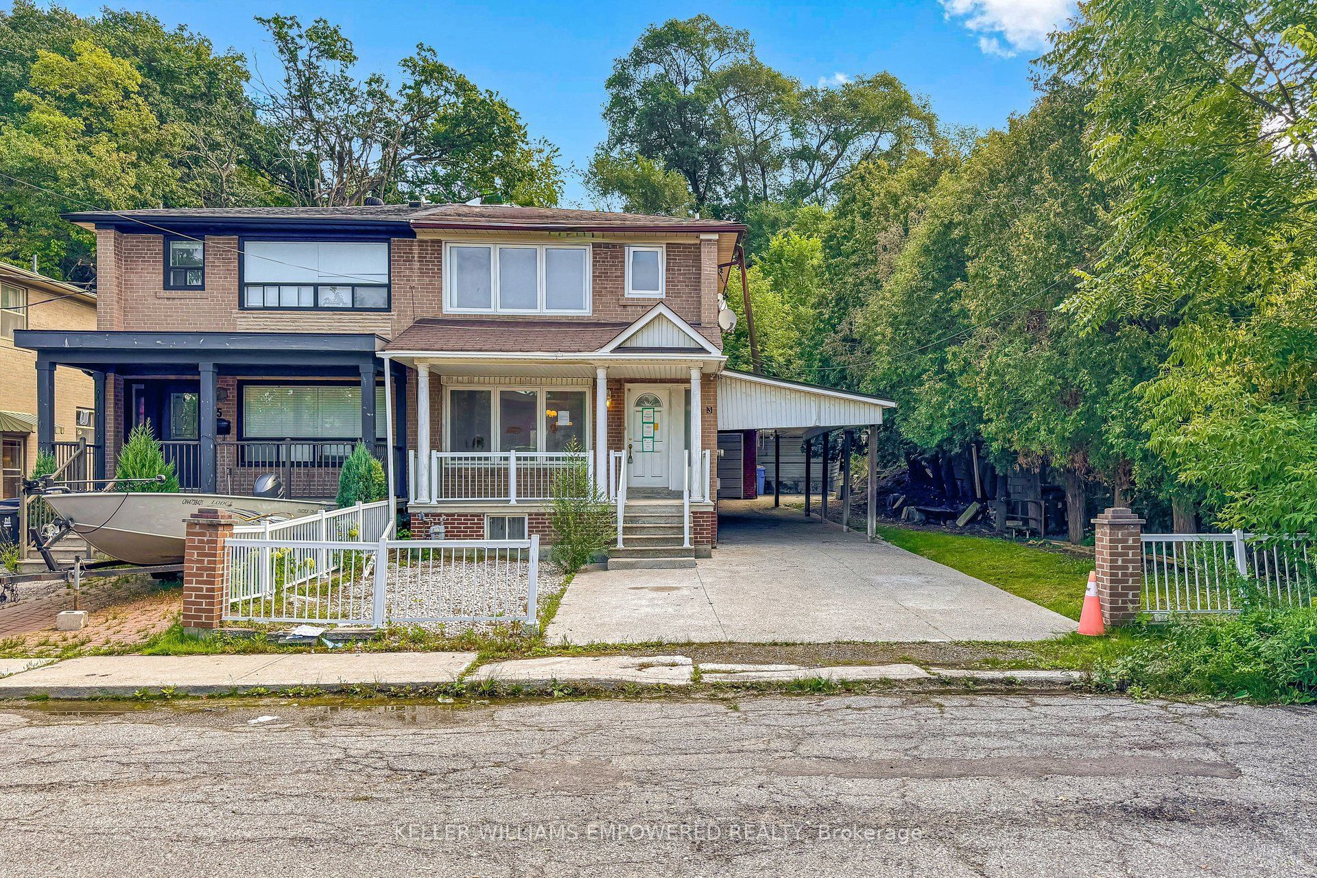 3 Hilldale Road, Toronto, ON M6N 3Y1