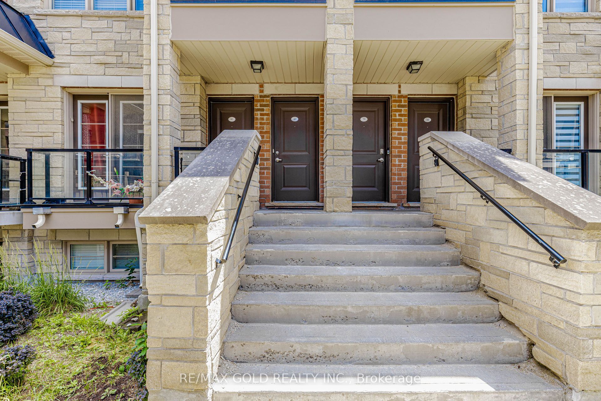 200 Veterans Drive # 40, Brampton, ON L7A 4S6 photo 2