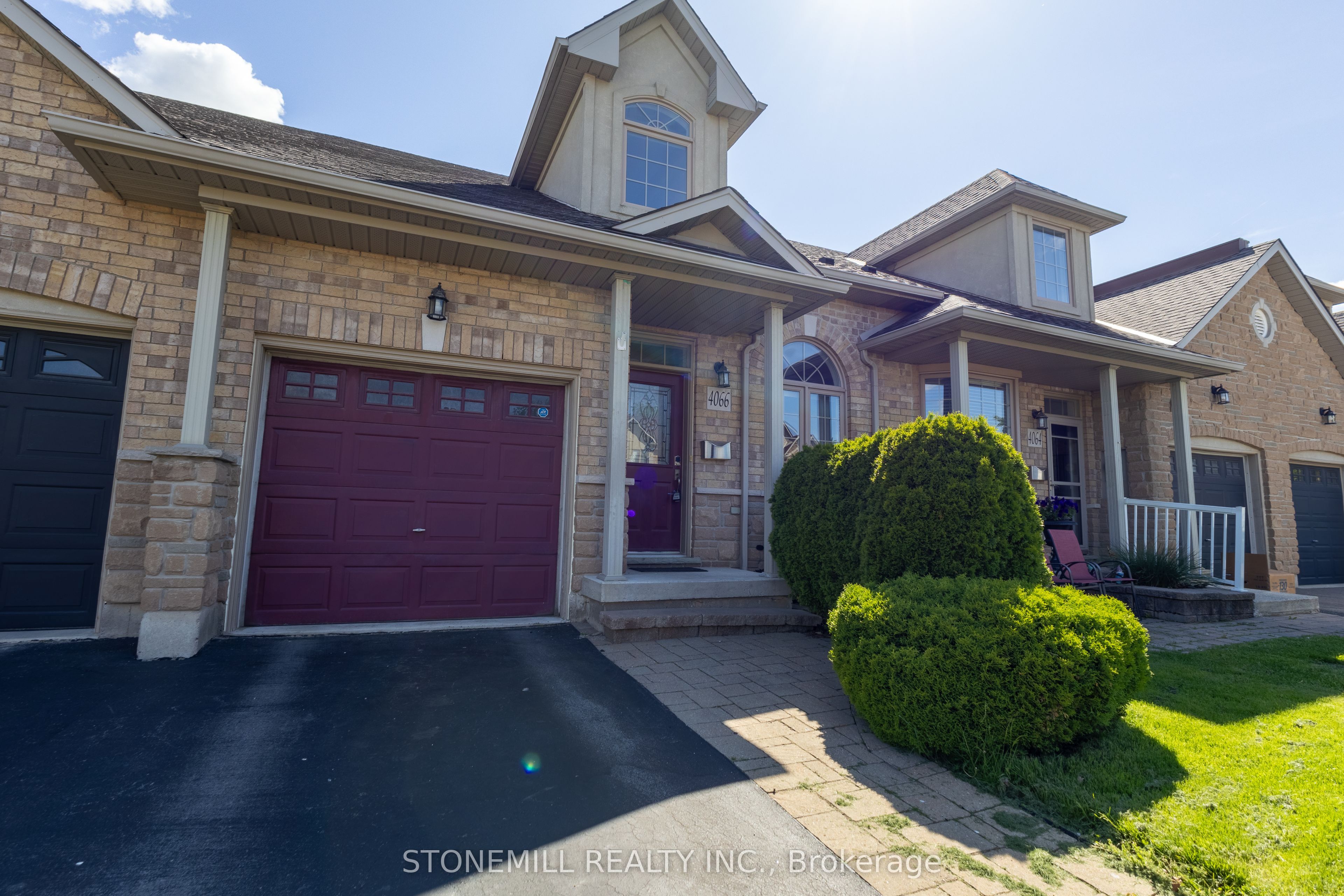 4066 Medland Drive, Burlington, ON L7M 4Z6 photo 2