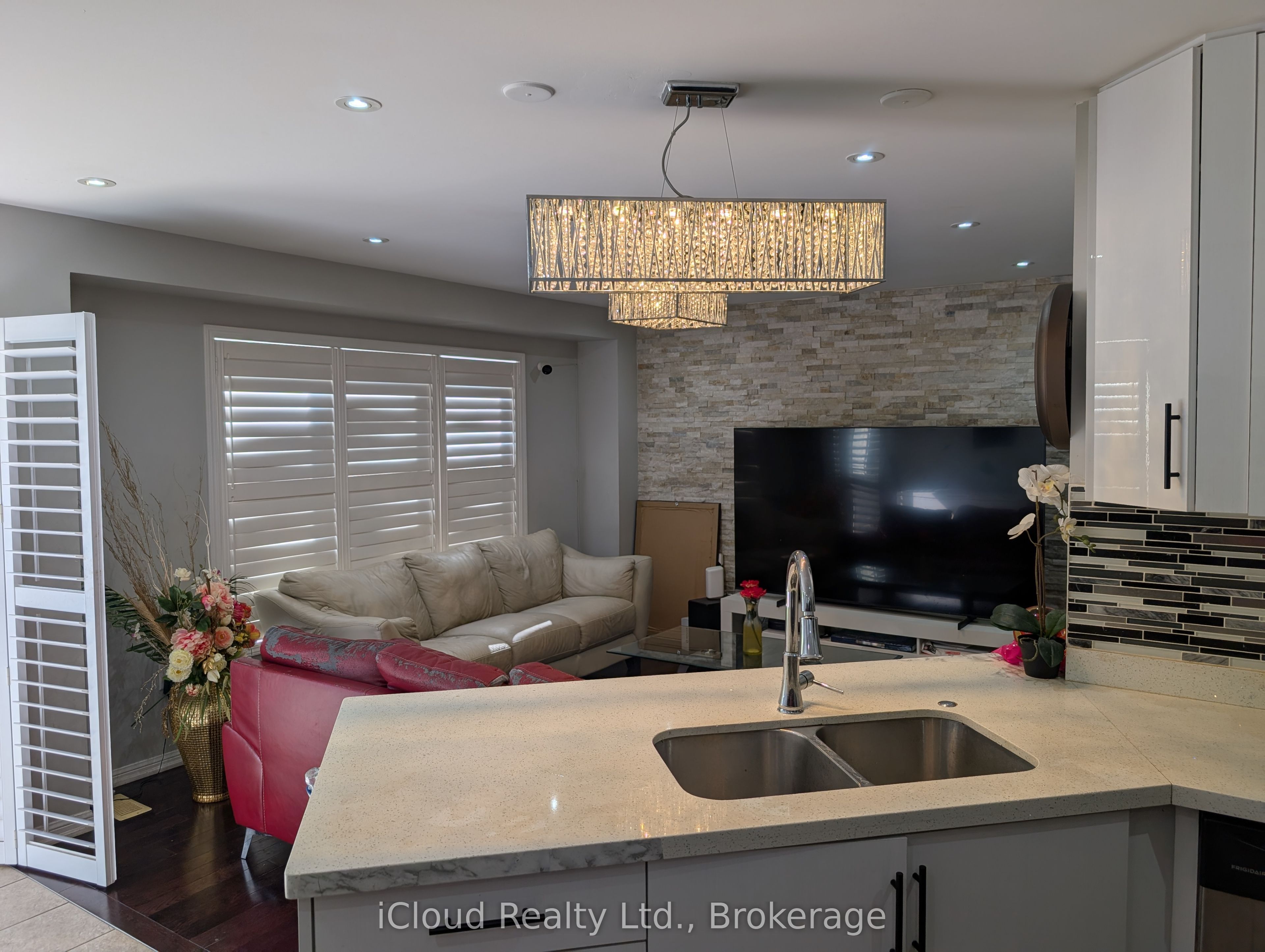 13 Agricola Road, Brampton, ON L7A 0V1 photo 3