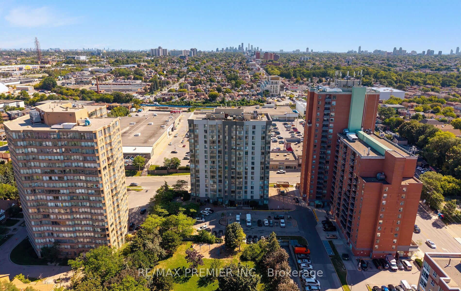 2470 Eglinton Avenue W 209, Toronto, ON M6M 5E7 photo 4