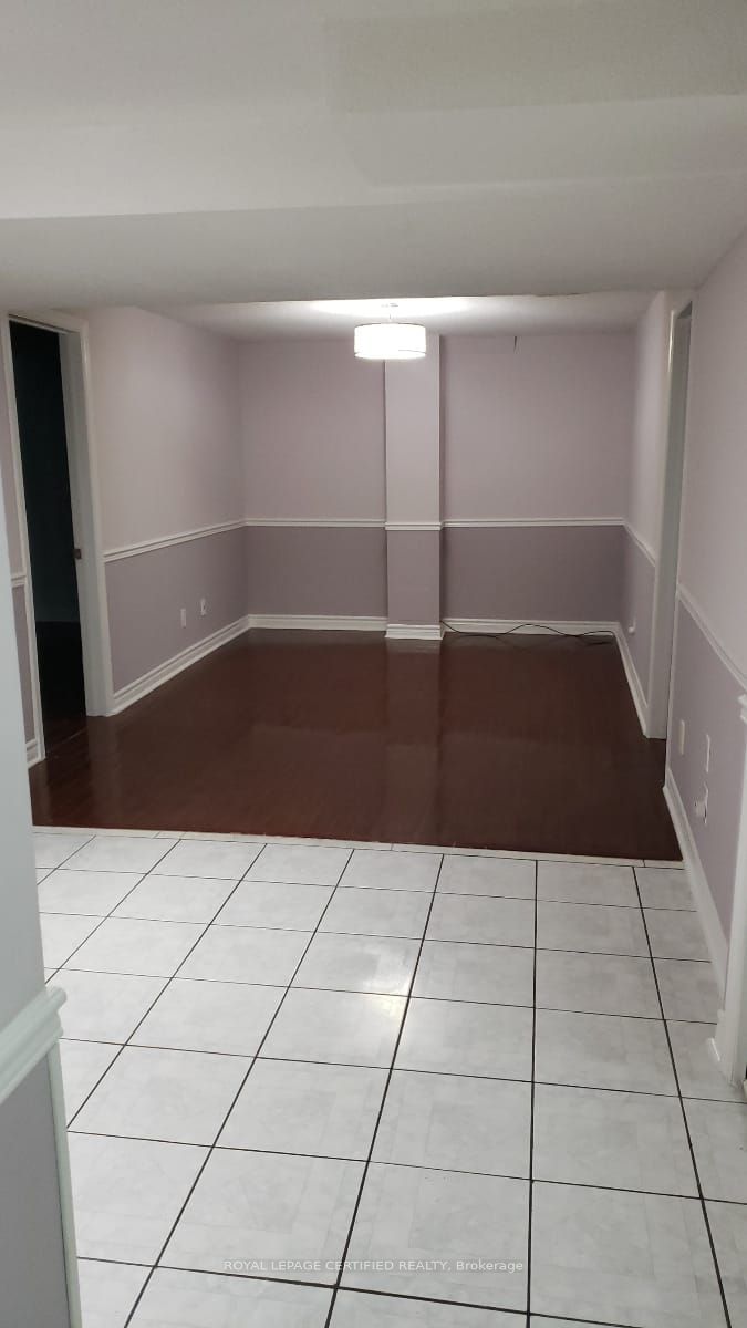 44 Red Cedar Crescent Bsmt, Brampton, ON L6R 1A7 photo 4