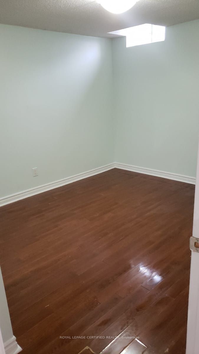44 Red Cedar Crescent Bsmt, Brampton, ON L6R 1A7 photo 5