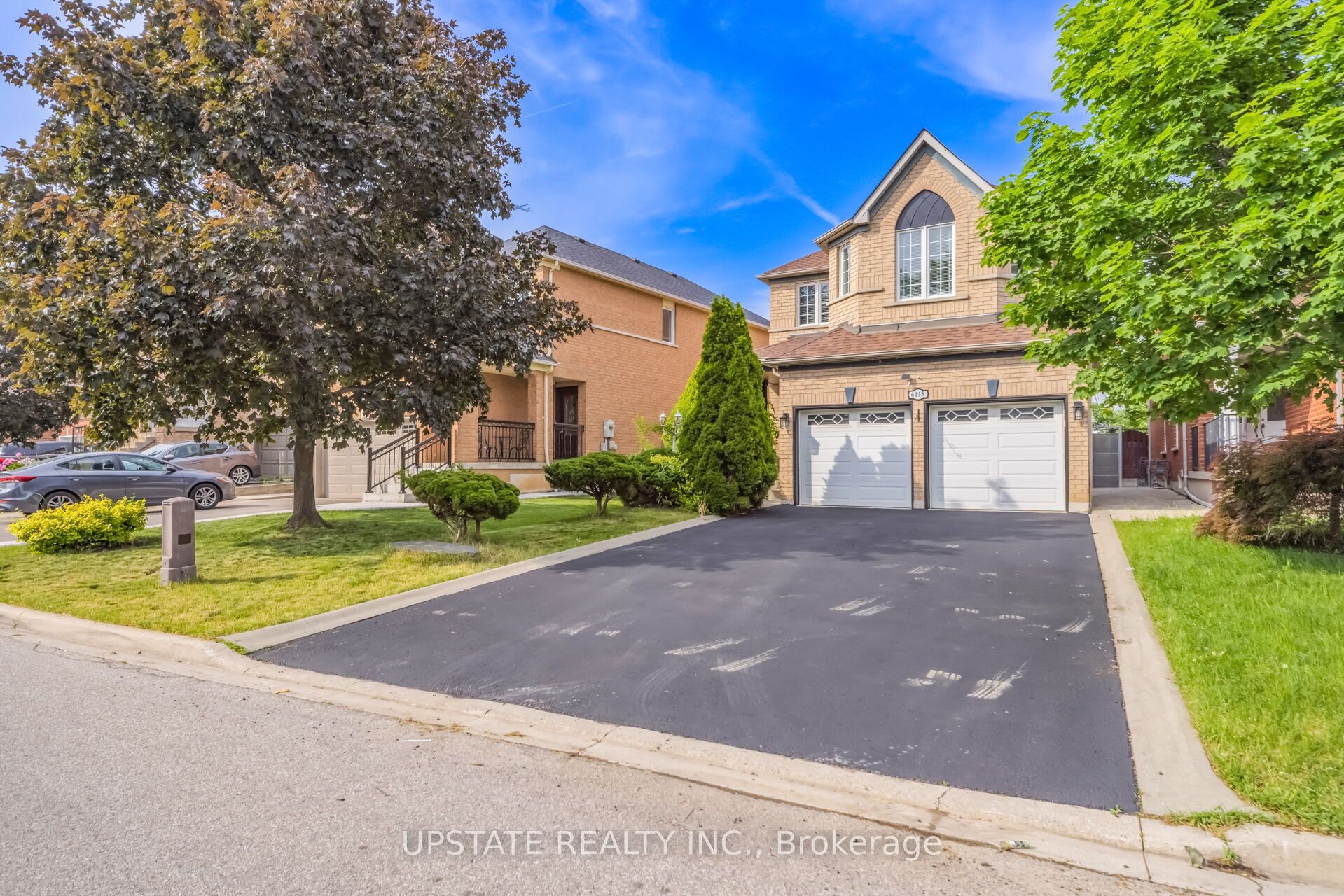 6445 Valiant Heights, Mississauga, ON L5W 1E2 photo 2