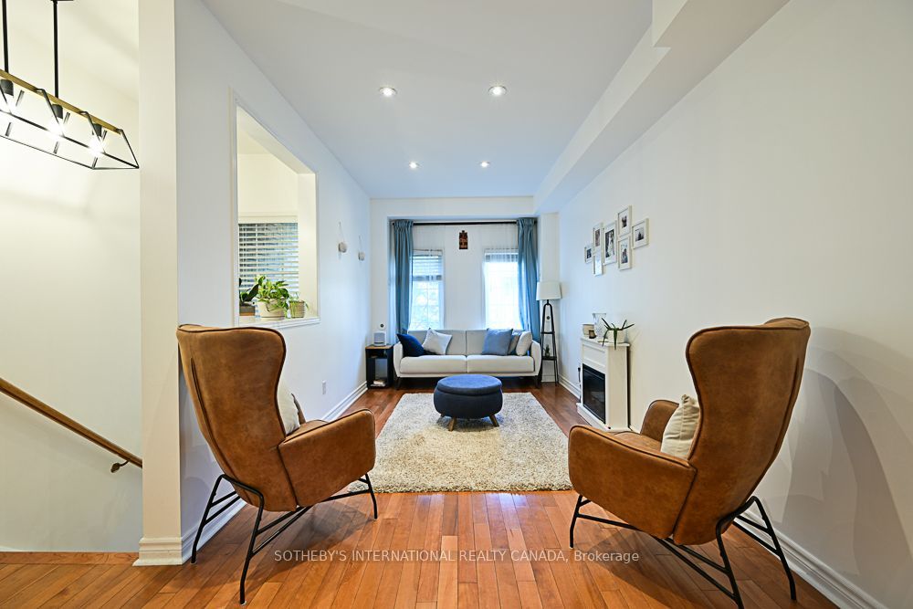 435 Hensall Circle 44, Mississauga, ON L5A 4P1 photo 5