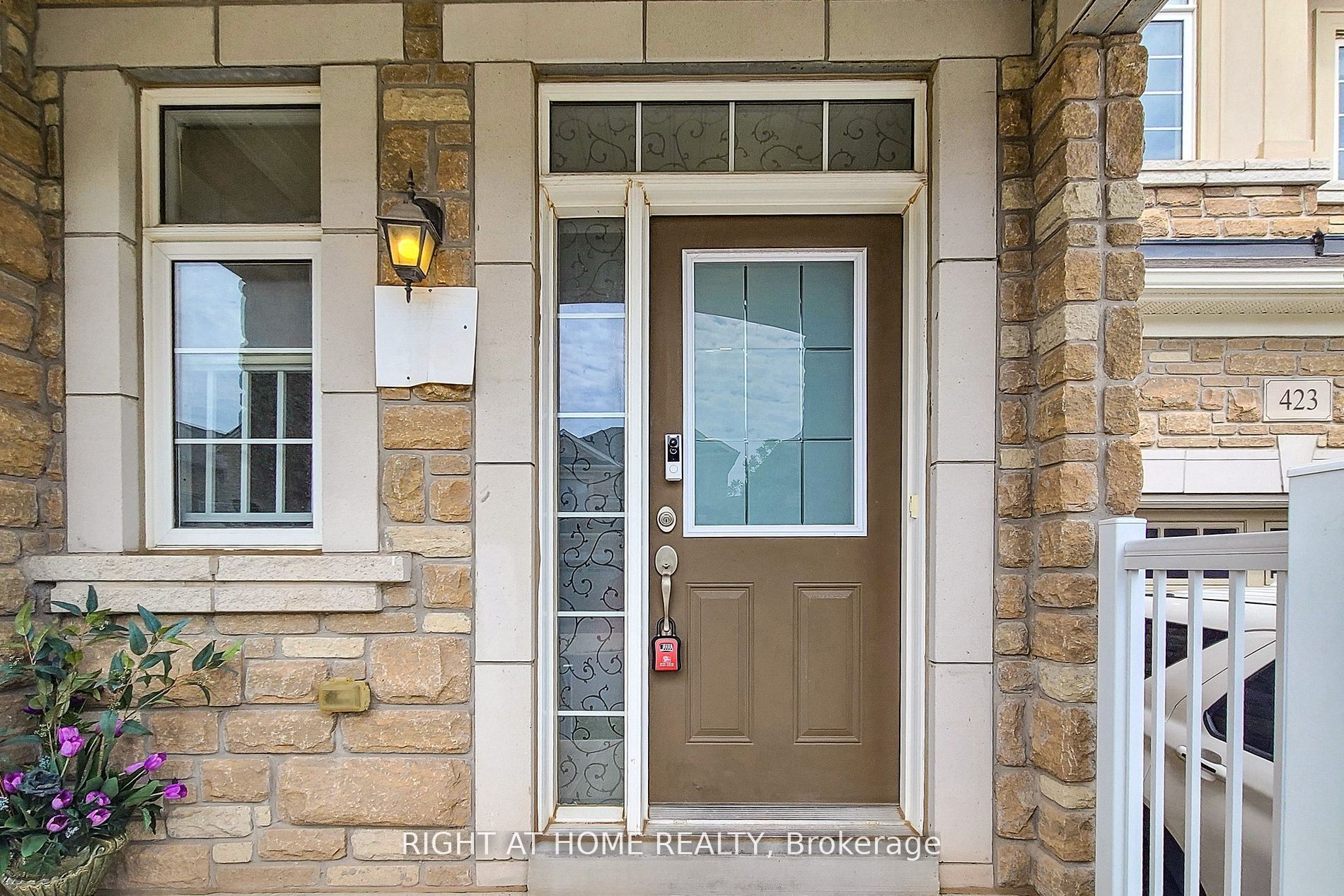 423 Grindstone Trail, Oakville, ON L6H 0S1 photo 2