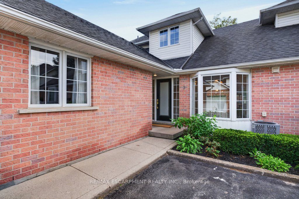 2435 Woodward Avenue 5, Burlington, ON L7R 1V2 photo 2