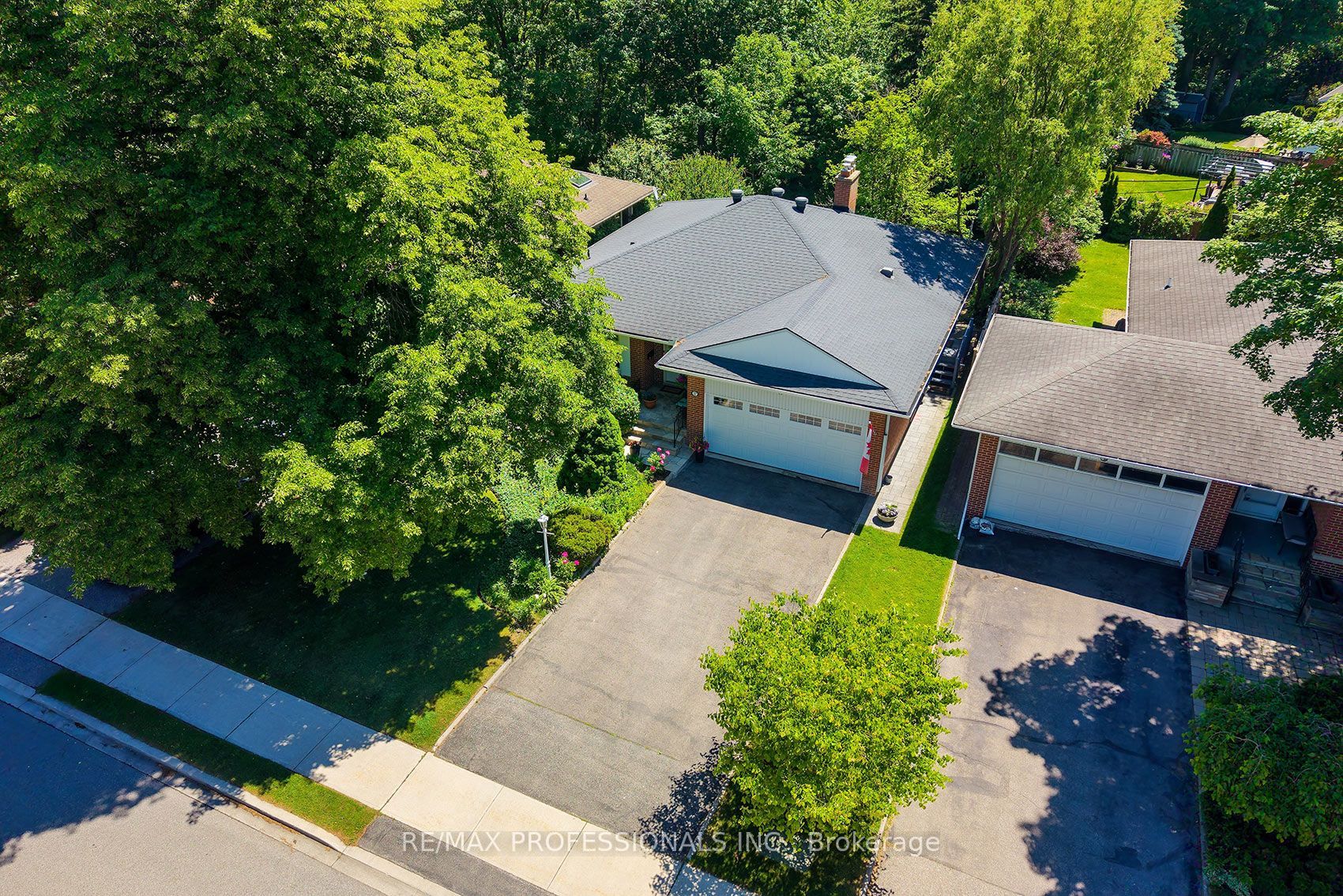 17 Clearside Place, Toronto, ON M9C 2G7 photo 3
