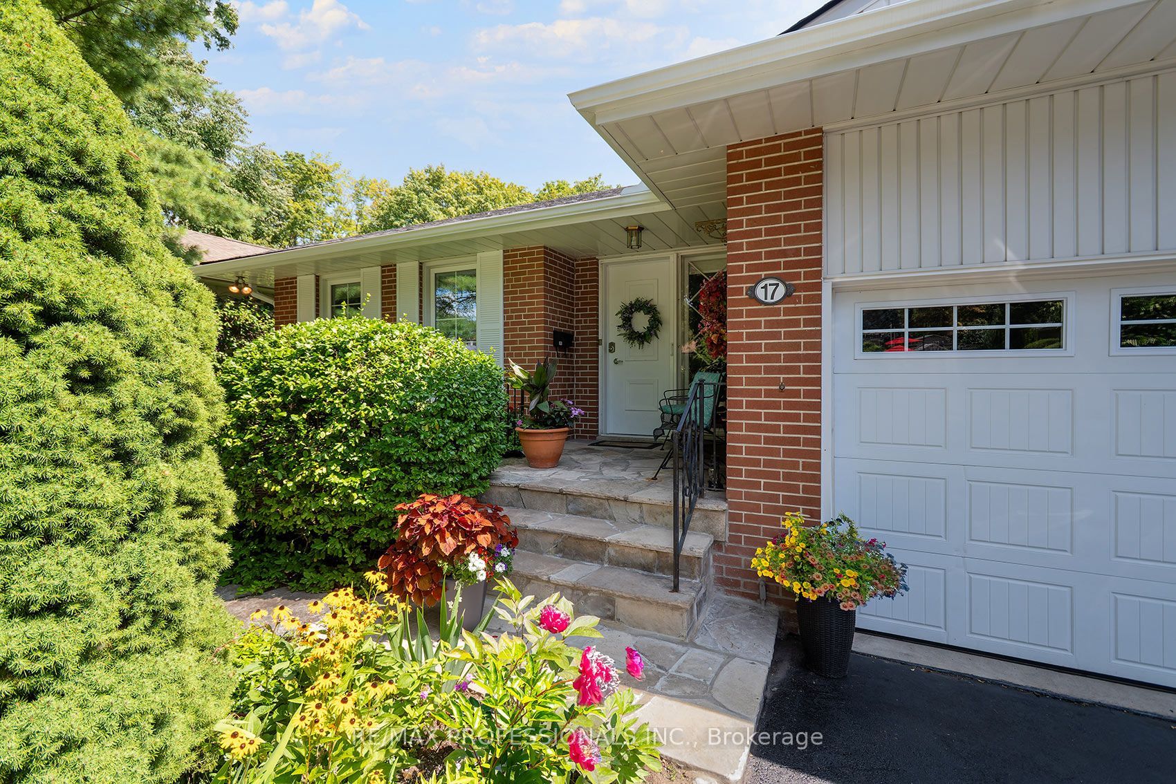 17 Clearside Place, Toronto, ON M9C 2G7 photo 5