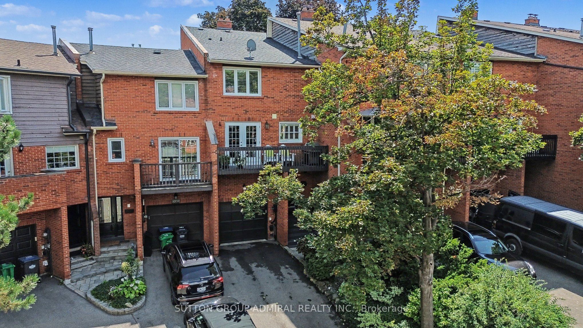 1230 Cornerbrook Place, Mississauga, ON L5C 3J4