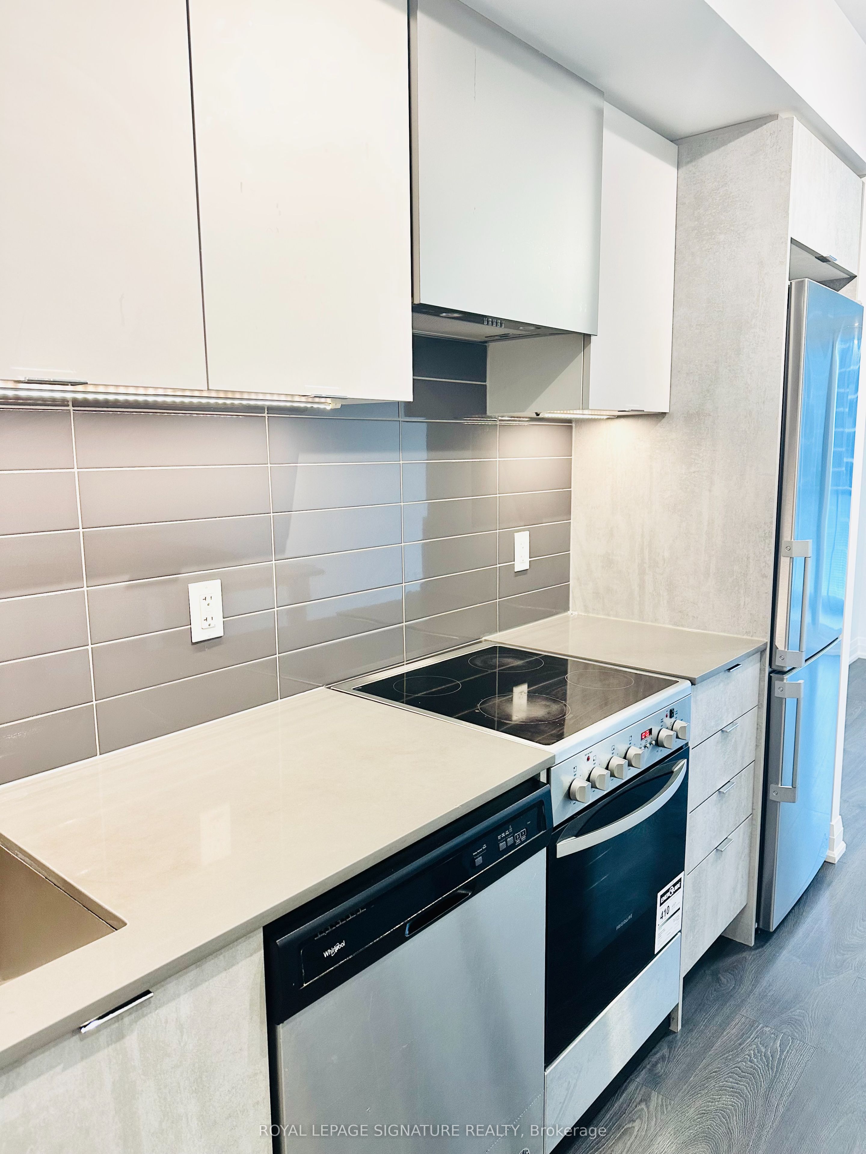 30 Gibbs Road 1704, Toronto, ON M9B 6L6 photo 5