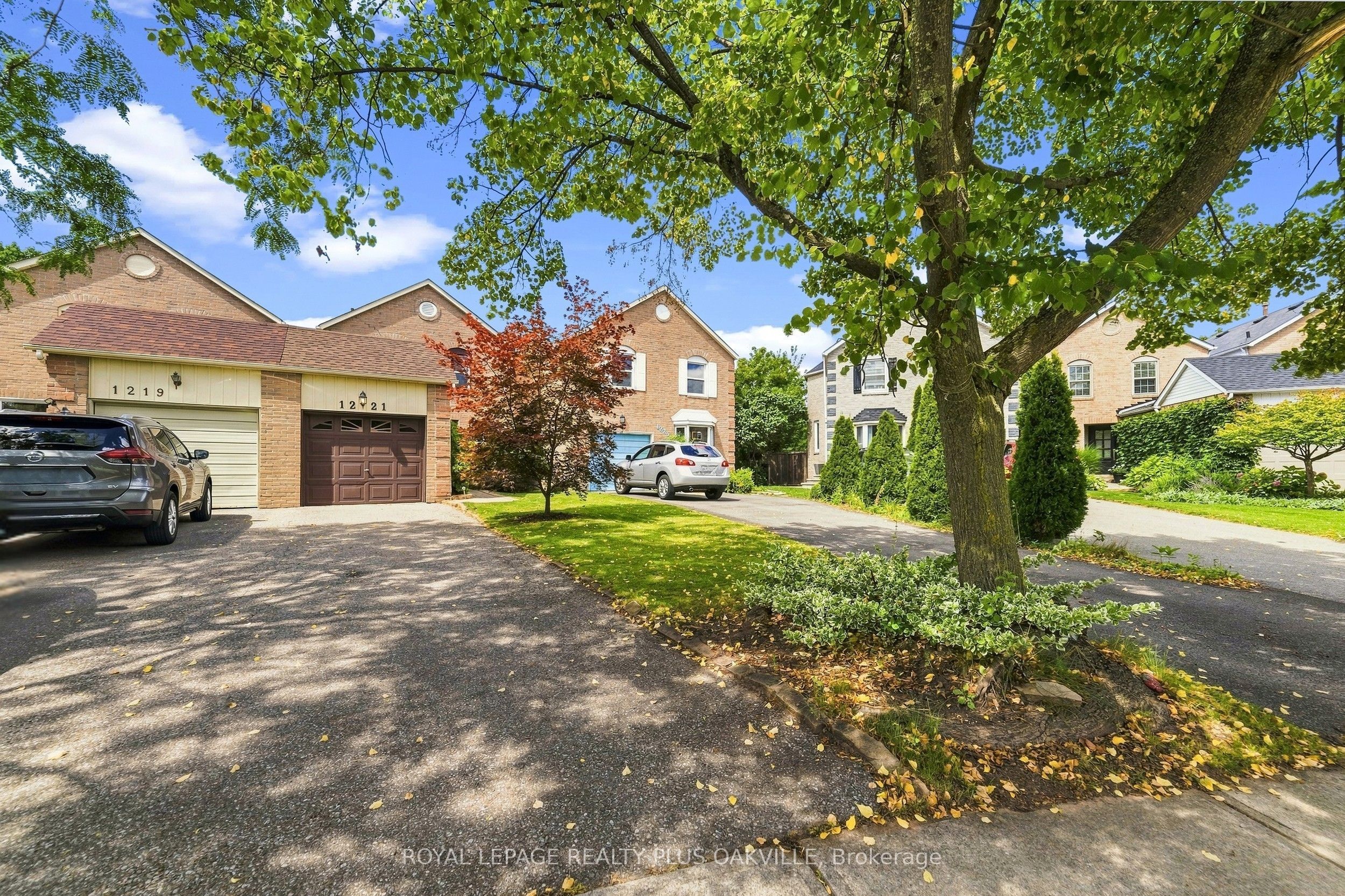 1221 Hedgestone Crescent, Oakville, ON L6M 1X7 photo 2