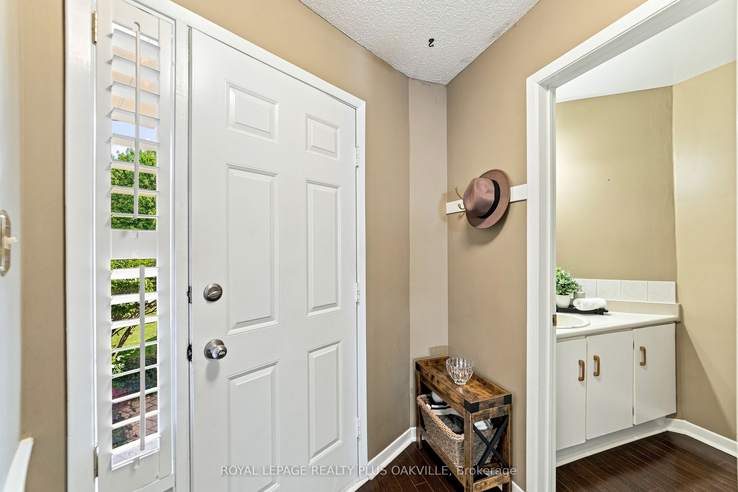 1221 Hedgestone Crescent, Oakville, ON L6M 1X7 photo 4
