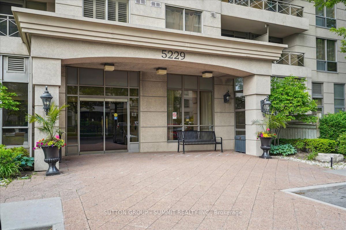 5229 Dundas Street W 511, Toronto, ON M9B 6L9 photo 3