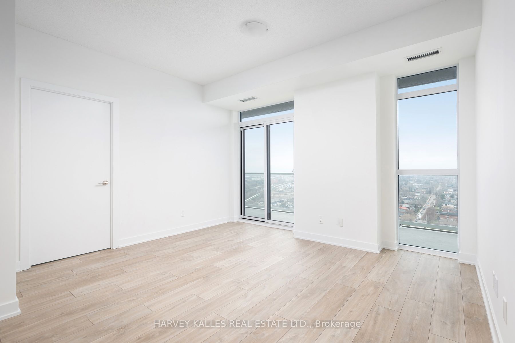 251 Manitoba Street 2008, Toronto, ON M8Y 0C7 photo 5