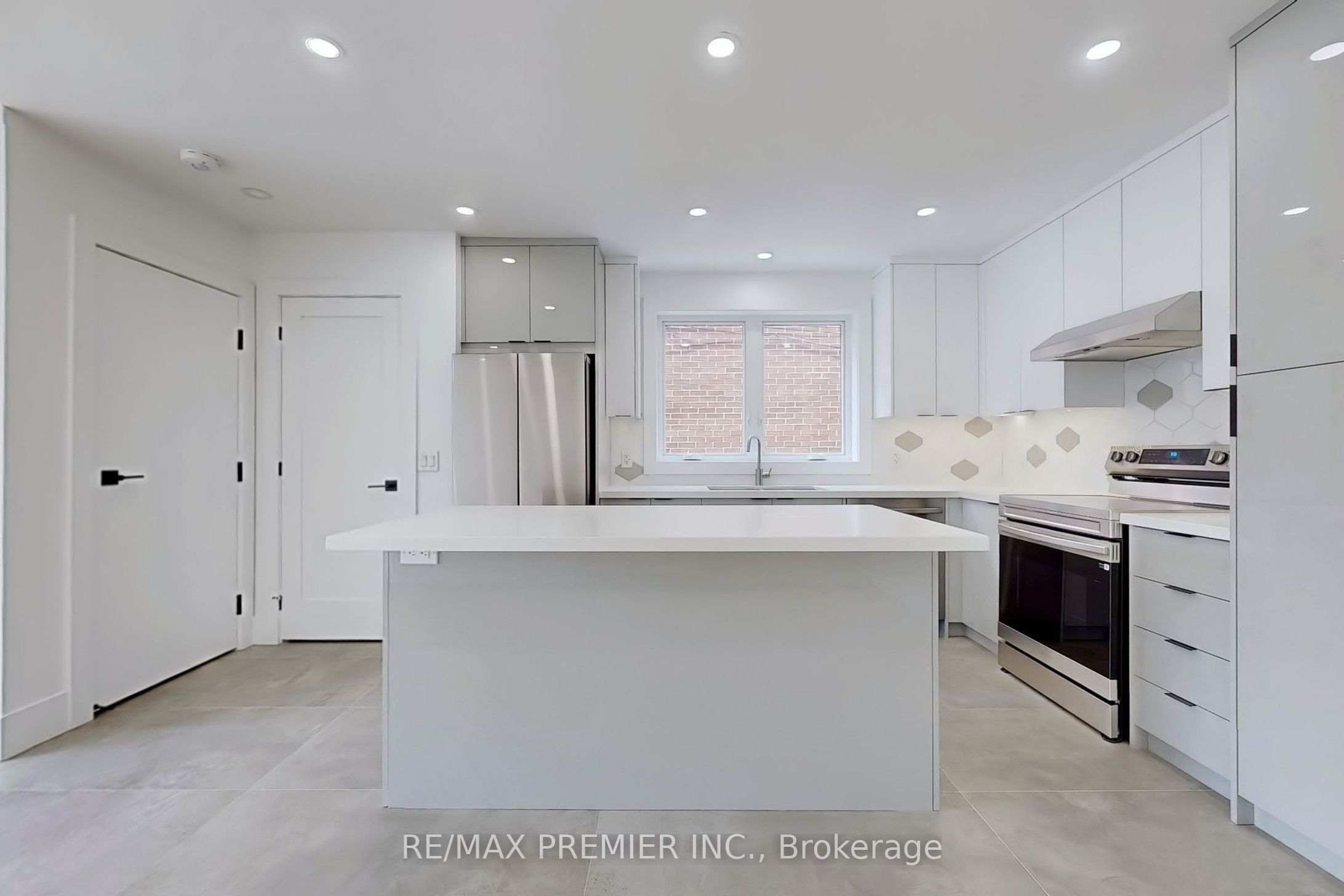 148 Lambton Avenue 1, Toronto, ON M6N 2S9 photo 5