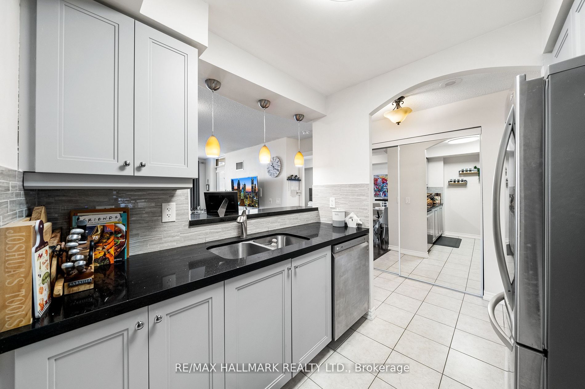 700 Humberwood Boulevard 1421, Toronto, ON M9W 7J4 photo 4
