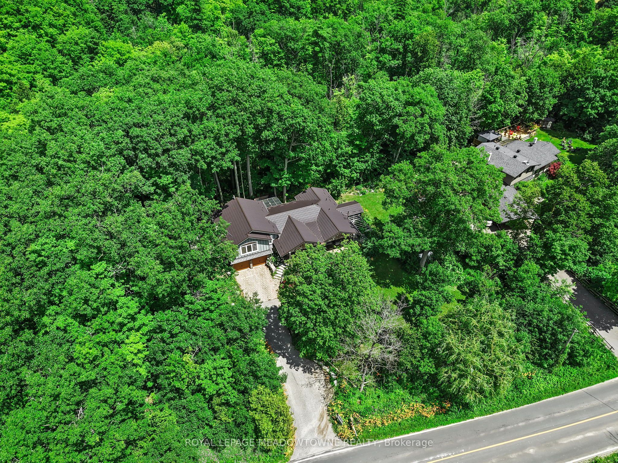 10621 Third Line, Halton Hills, ON L9T 2X9 photo 2