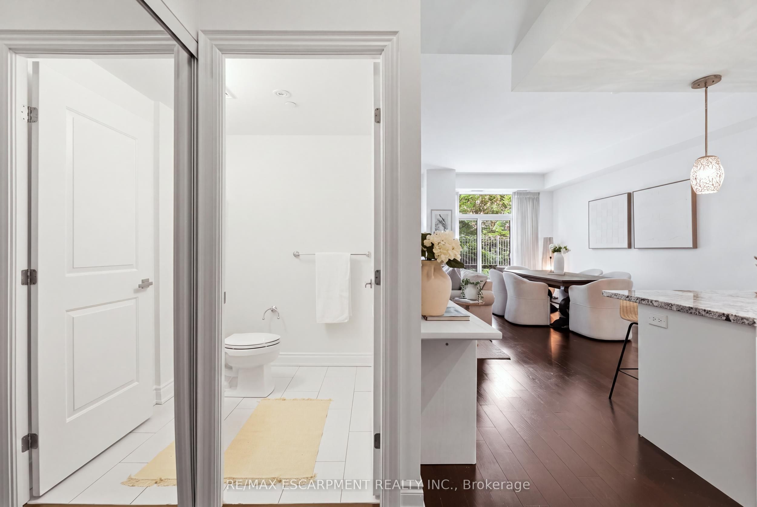 3500 LAKESHORE Road W 110, Oakville, ON L6L 0B4 photo 3