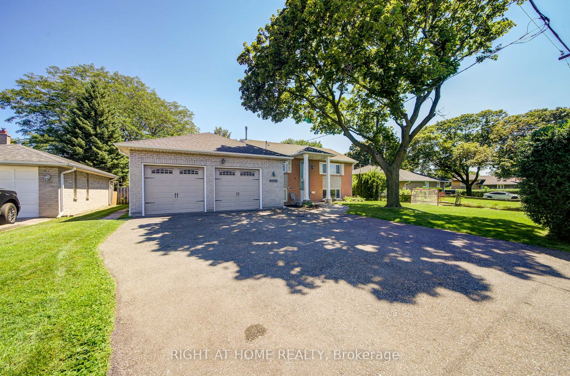 1600 Boxwood Way, Mississauga, ON L5E 2Y1 photo 3