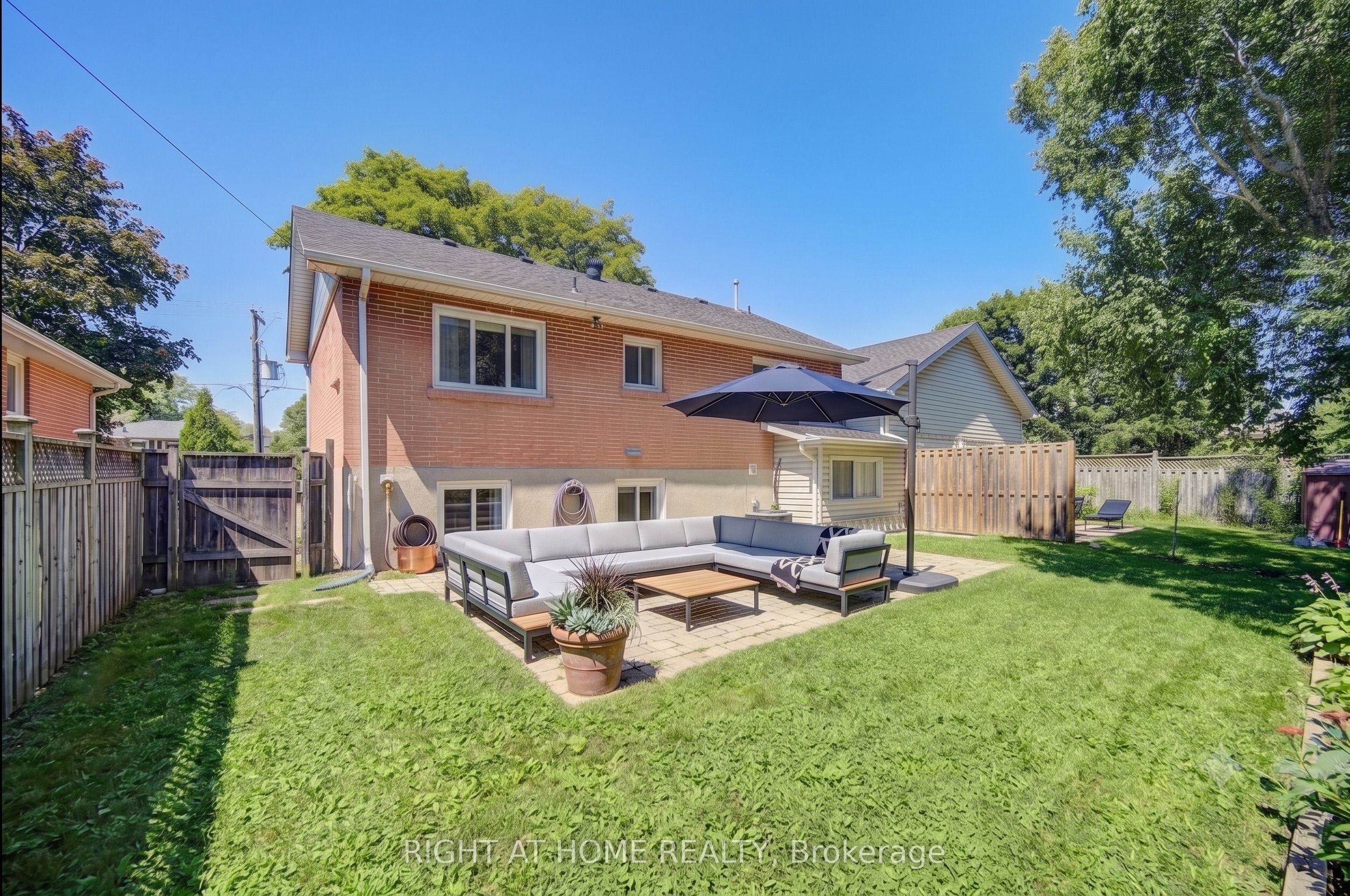 1600 Boxwood Way, Mississauga, ON L5E 2Y1 photo 5