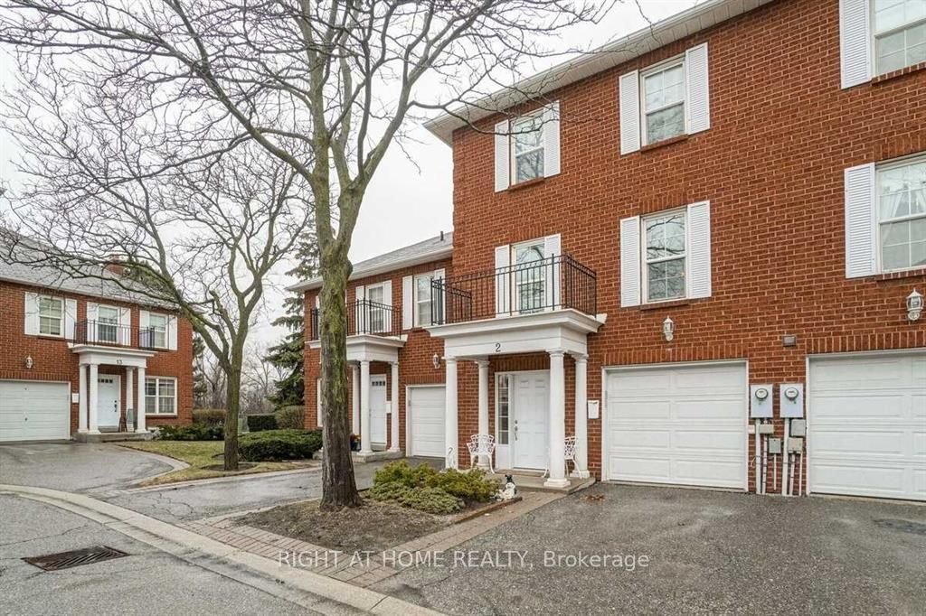 2 Stornwood Court, Brampton, ON L6W 4H4