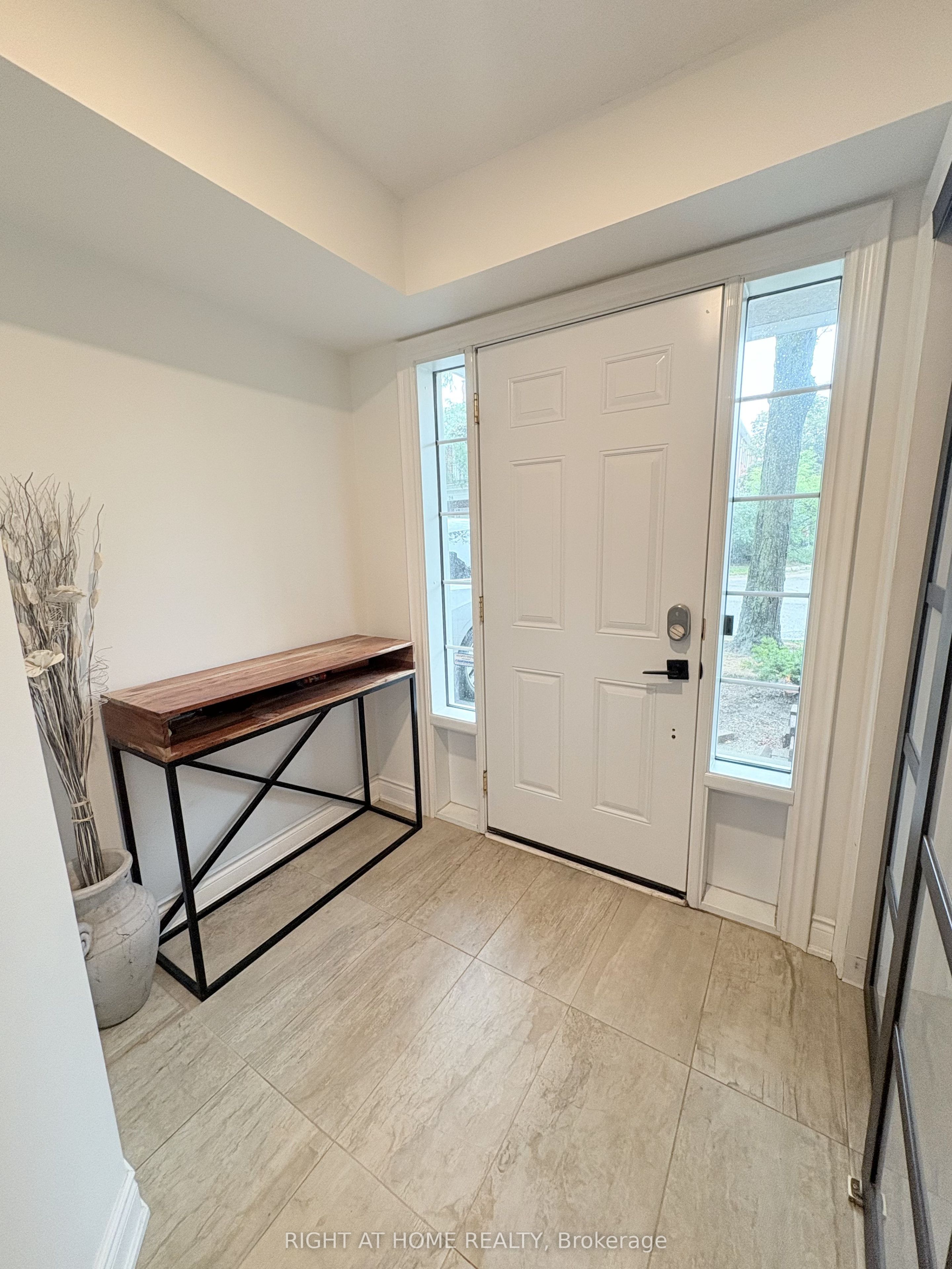 2 Stornwood Court, Brampton, ON L6W 4H4 photo 2