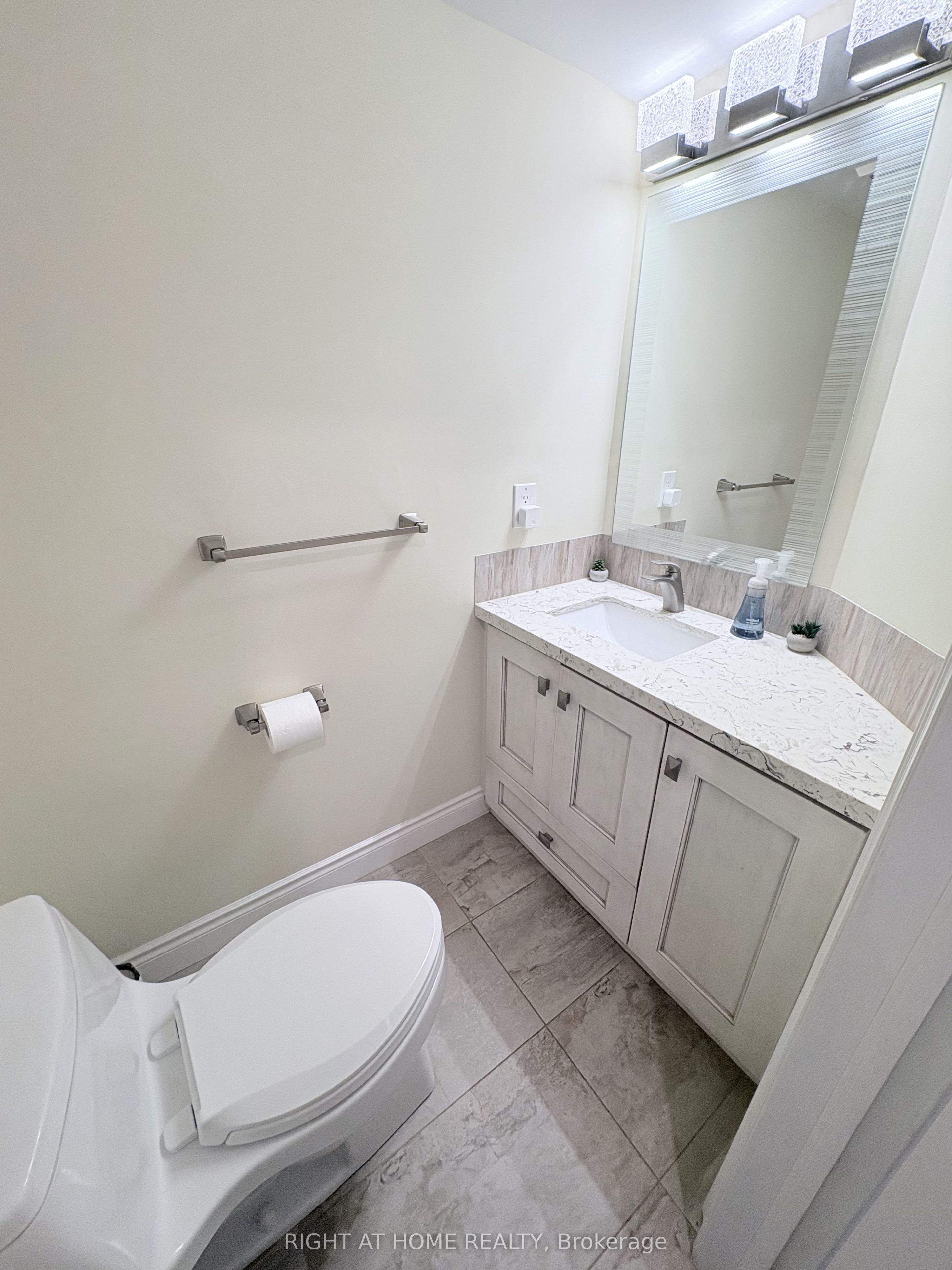 2 Stornwood Court, Brampton, ON L6W 4H4 photo 5