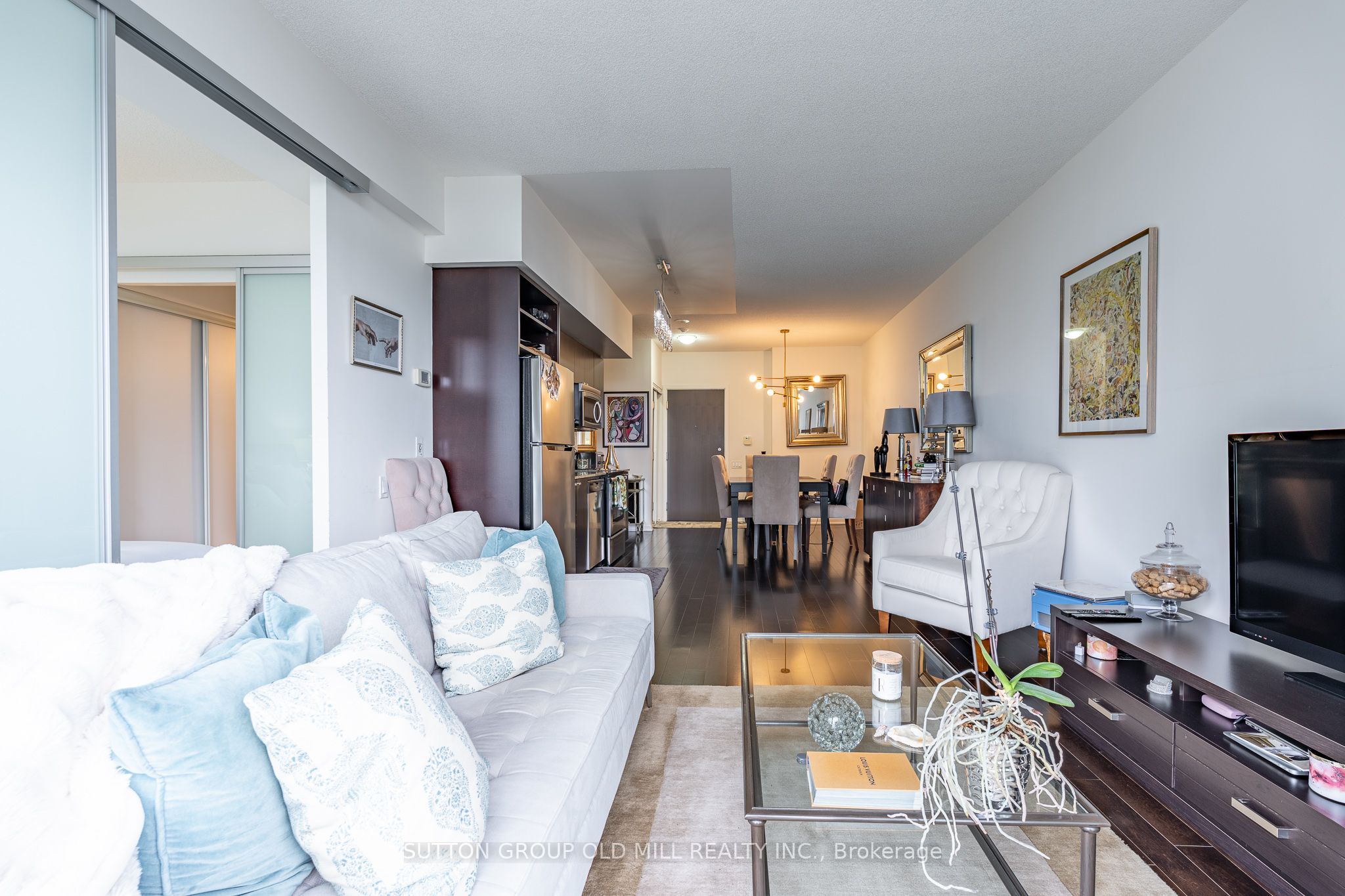 103 The Queensway Avenue 1216, Toronto, ON M6S 5B3 photo 3