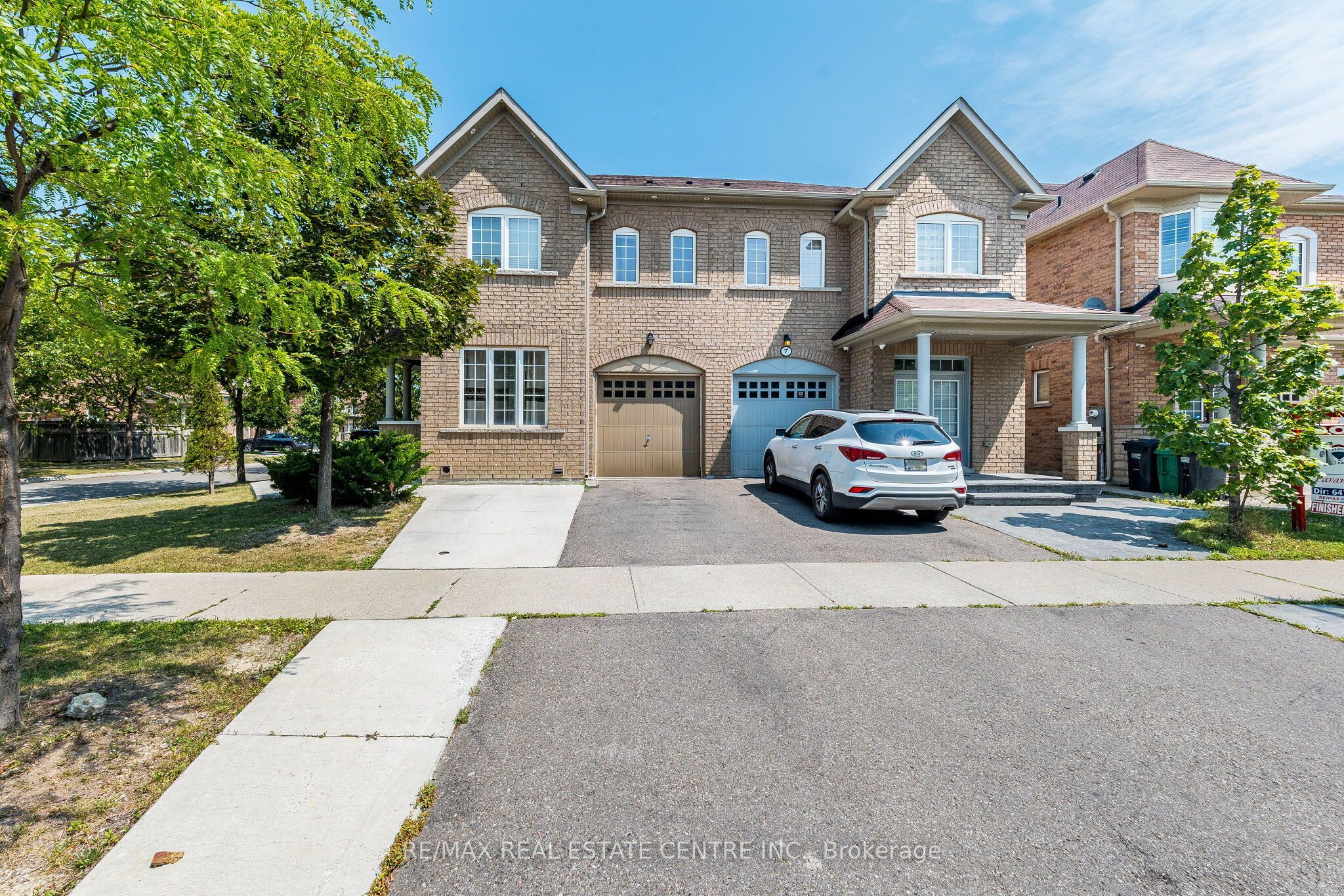 9 Loftsmoor Drive, Brampton, ON L6R 3R7