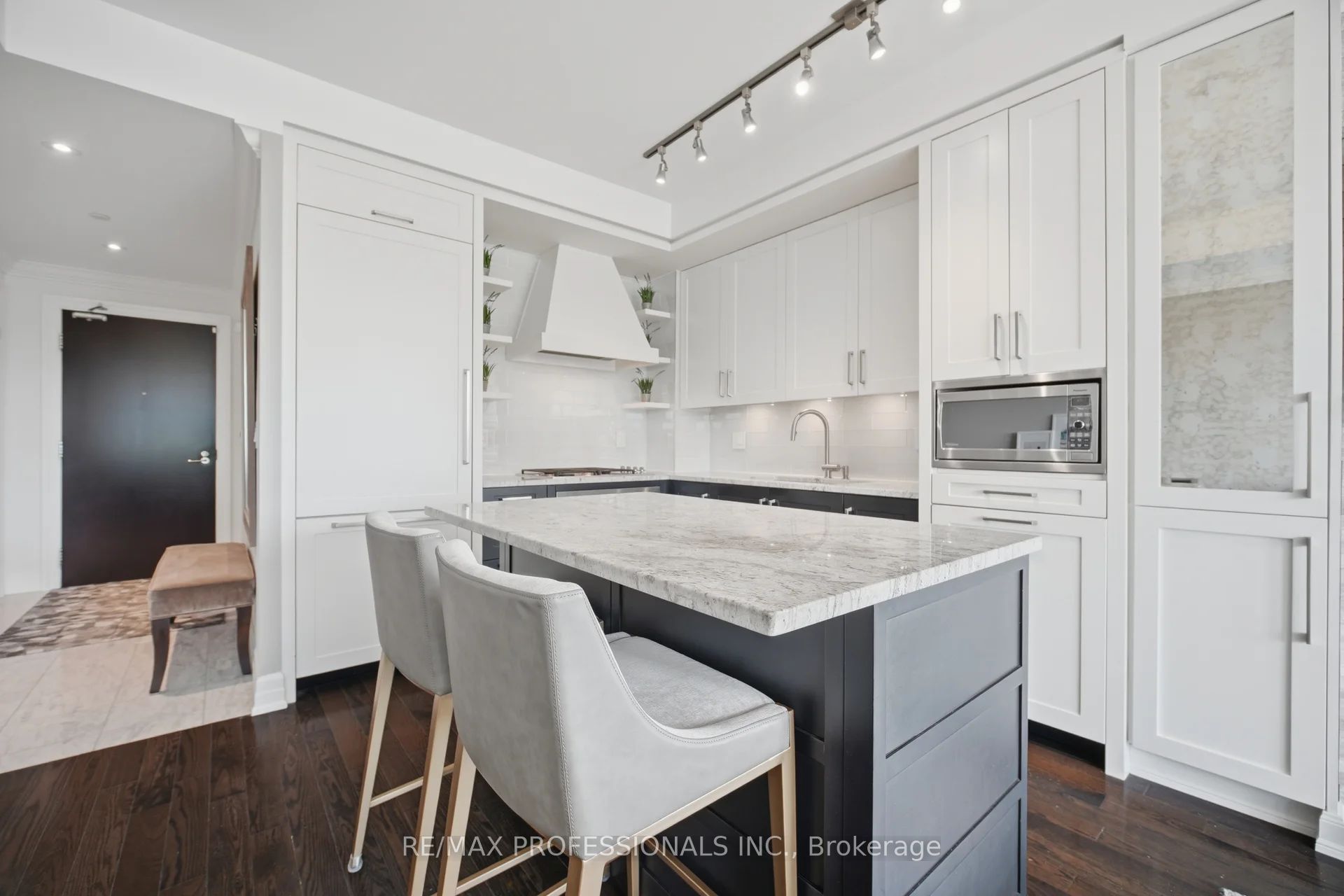 30 Old Mill Road 512, Toronto, ON M8X 0A5 photo 3