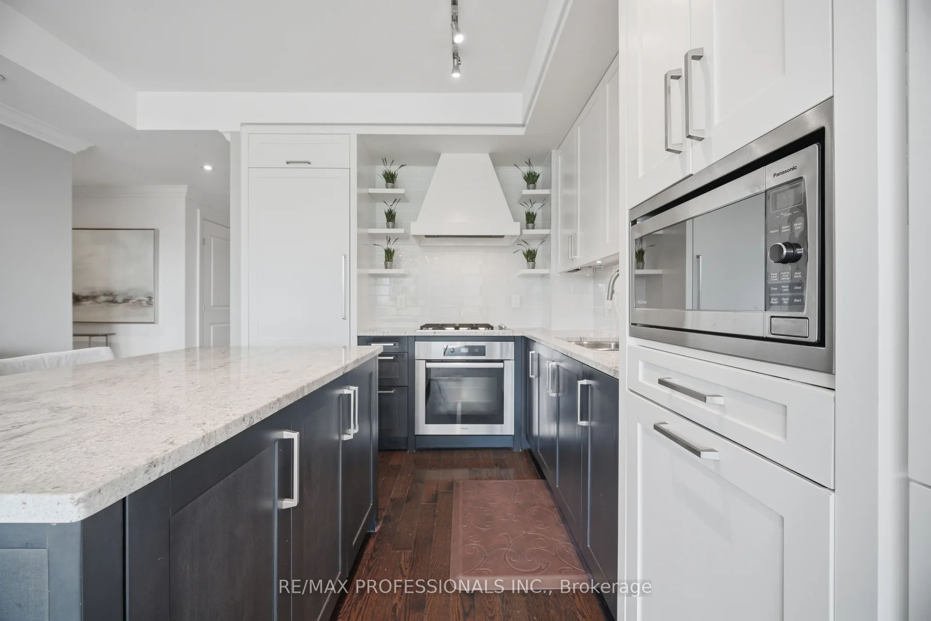 30 Old Mill Road 512, Toronto, ON M8X 0A5 photo 4