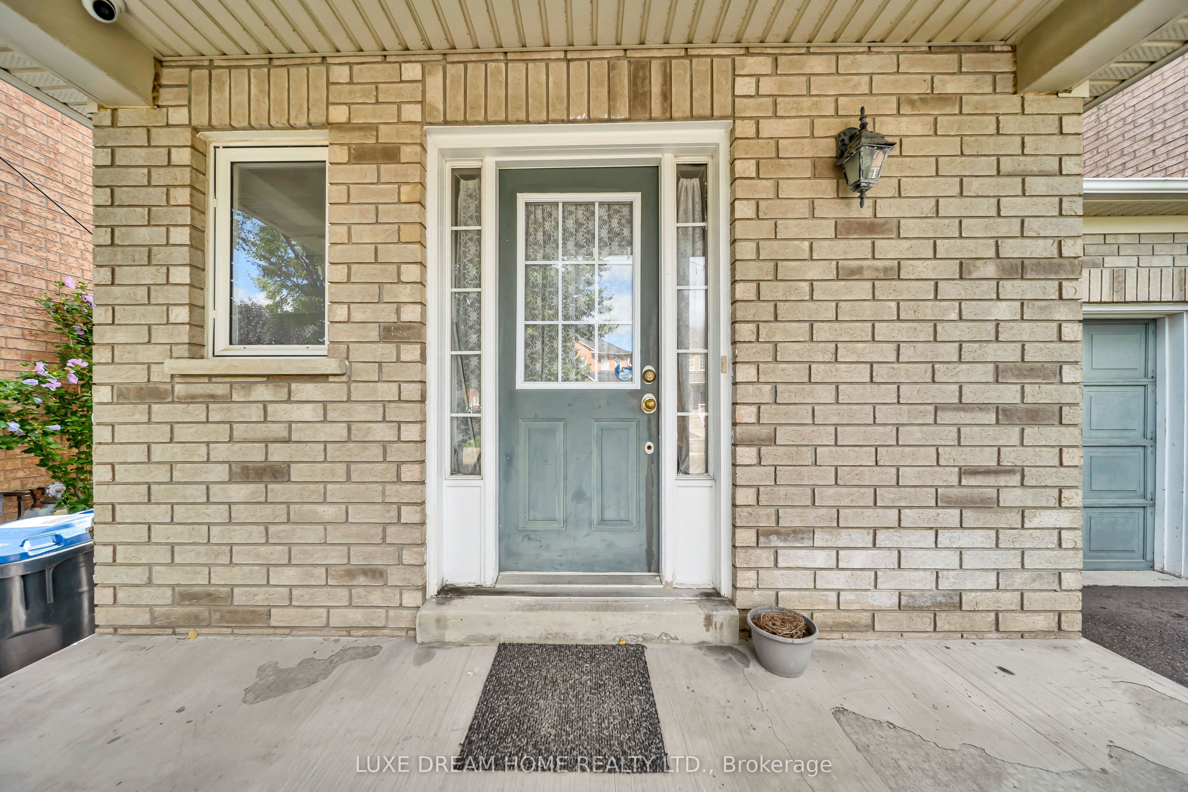 7 Grape Trail, Brampton, ON L7A 2V7 photo 3