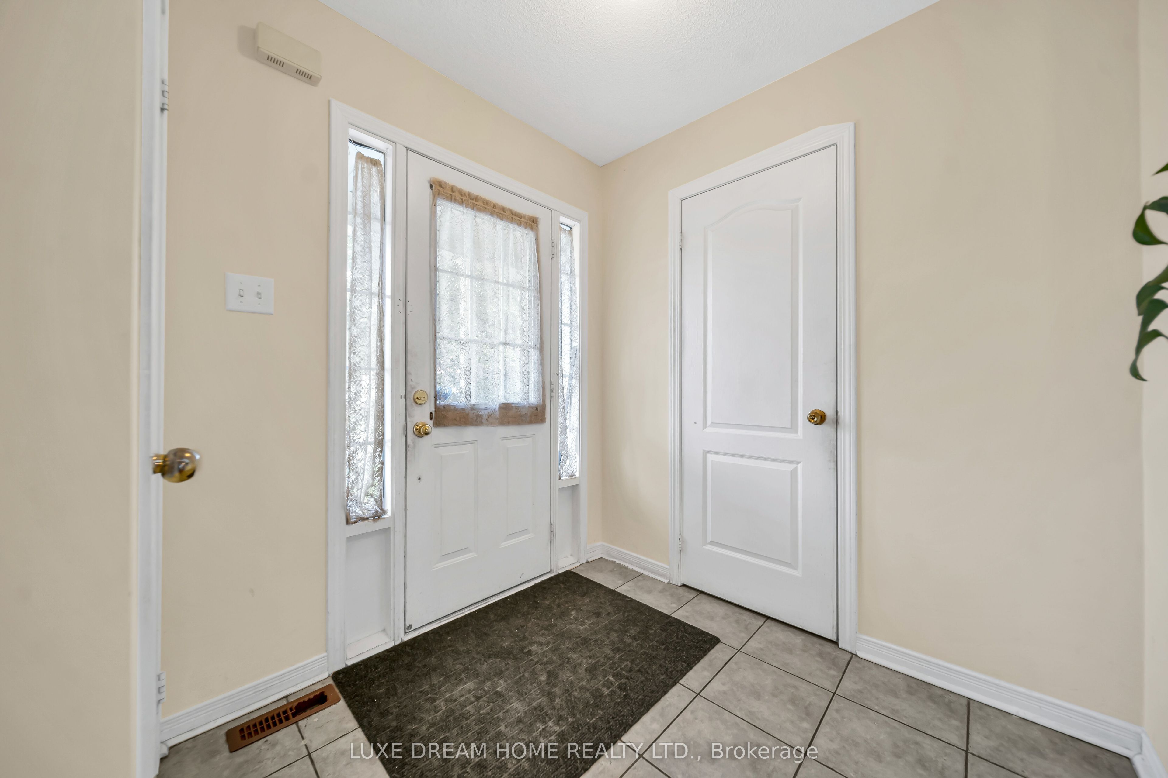 7 Grape Trail, Brampton, ON L7A 2V7 photo 4