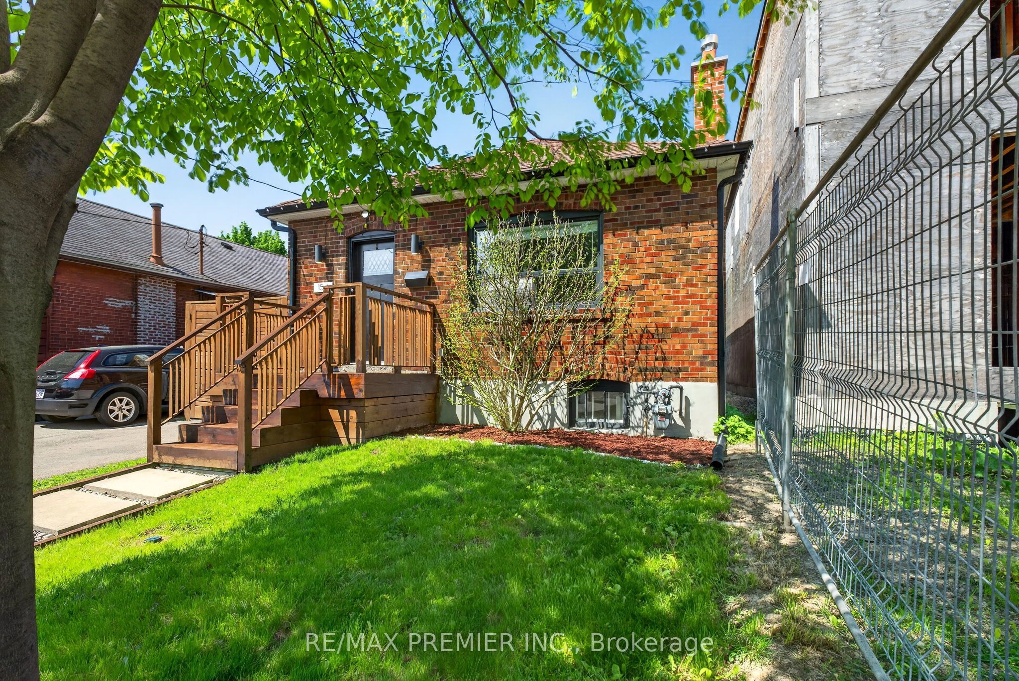 154 Fifth Street, Toronto, ON M8V 2C7 photo 3