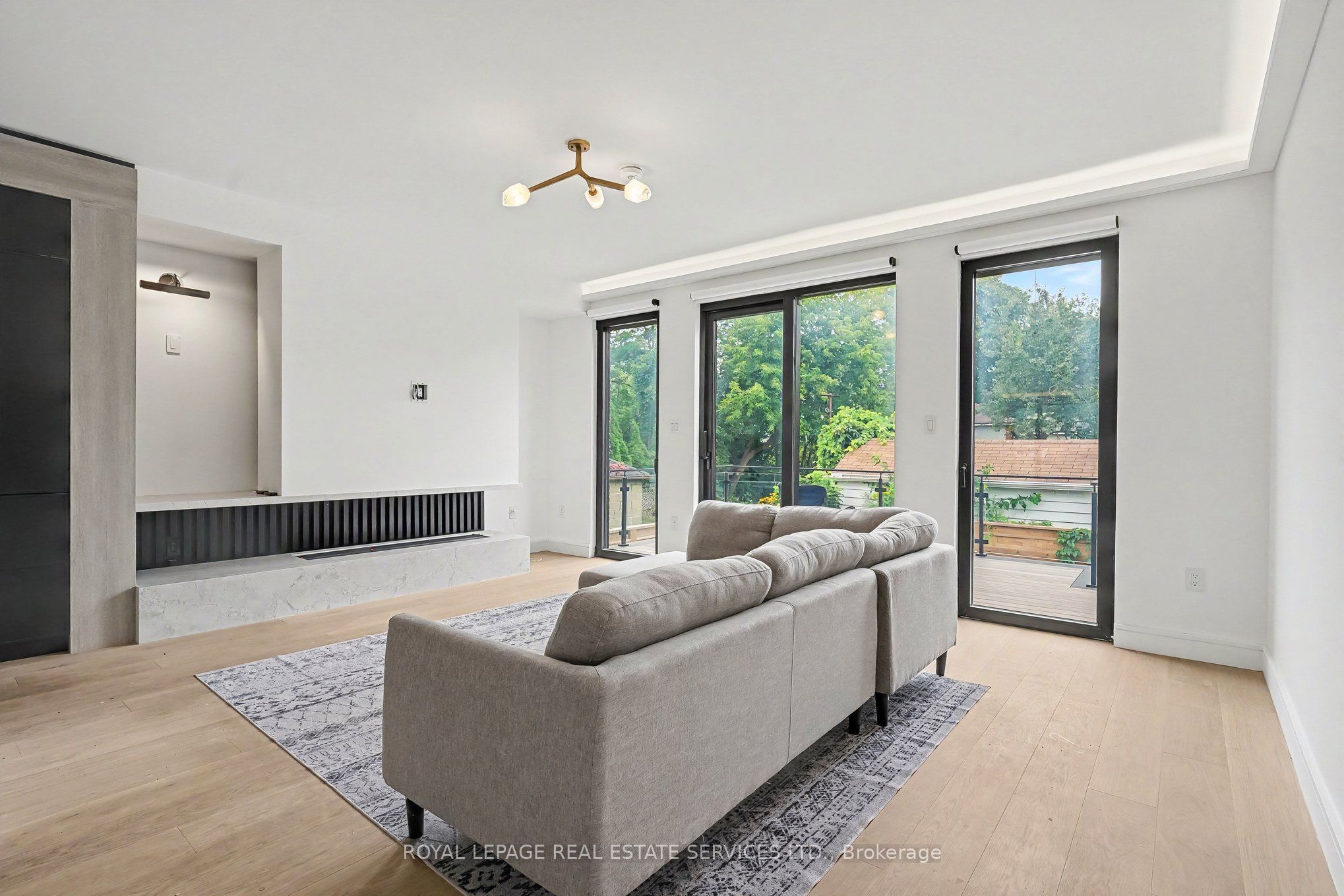 34 N Milton Street, Toronto, ON M8Y 2X6 photo 5