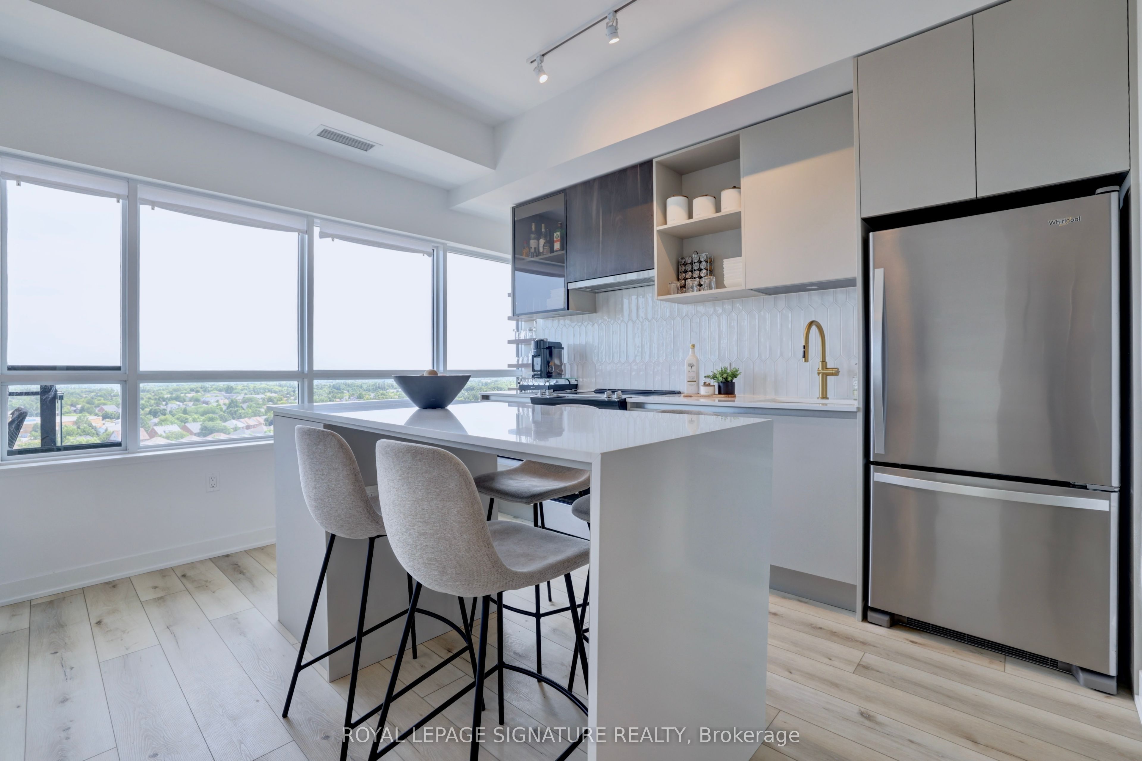 395 Dundas Street W PH15, Oakville, ON L6M 4M2 photo 3