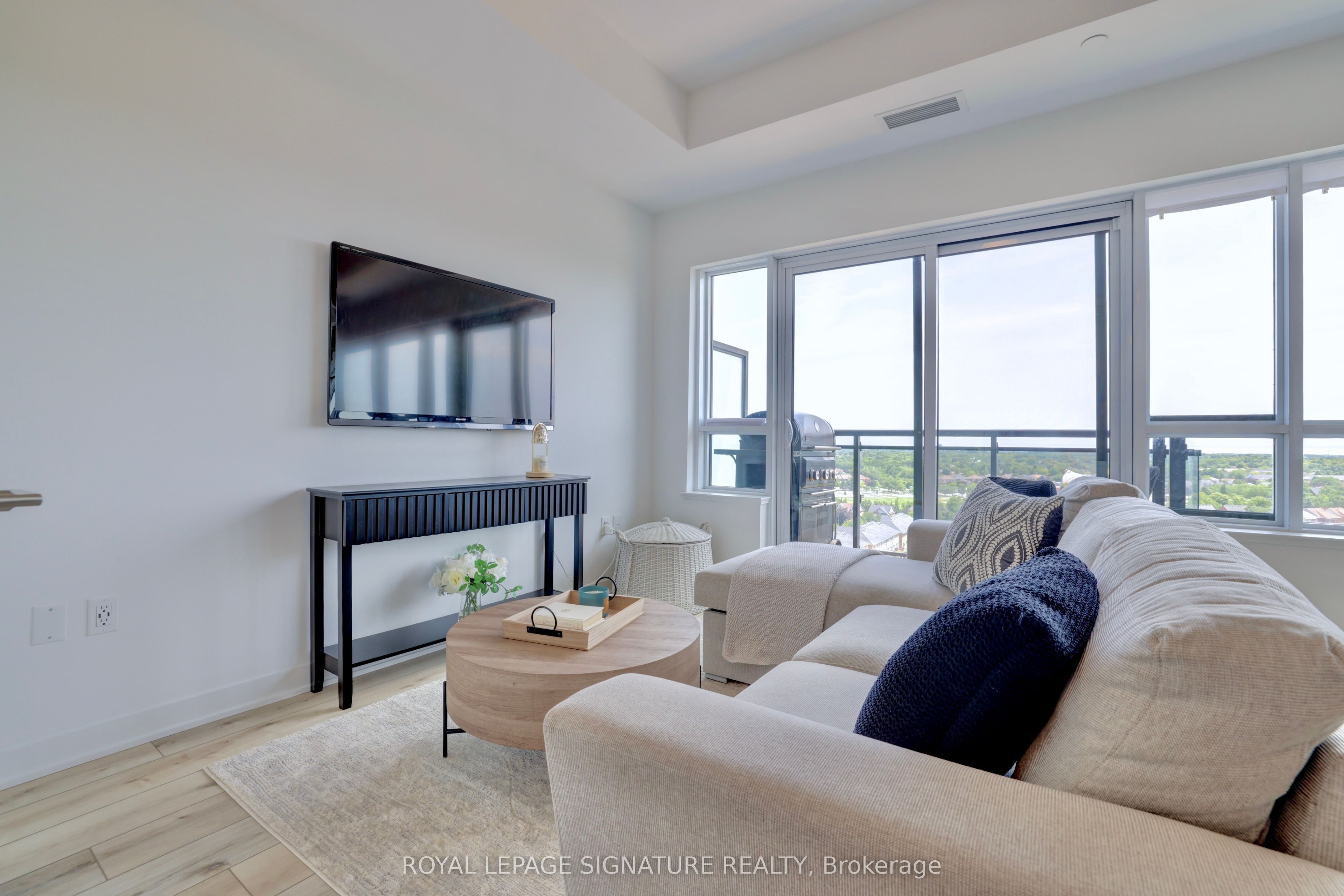 395 Dundas Street W PH15, Oakville, ON L6M 4M2 photo 5