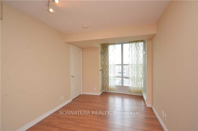 33 Elm Drive 1506, Mississauga, ON L5B 4M2 photo 3
