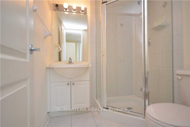 33 Elm Drive 1506, Mississauga, ON L5B 4M2 photo 5