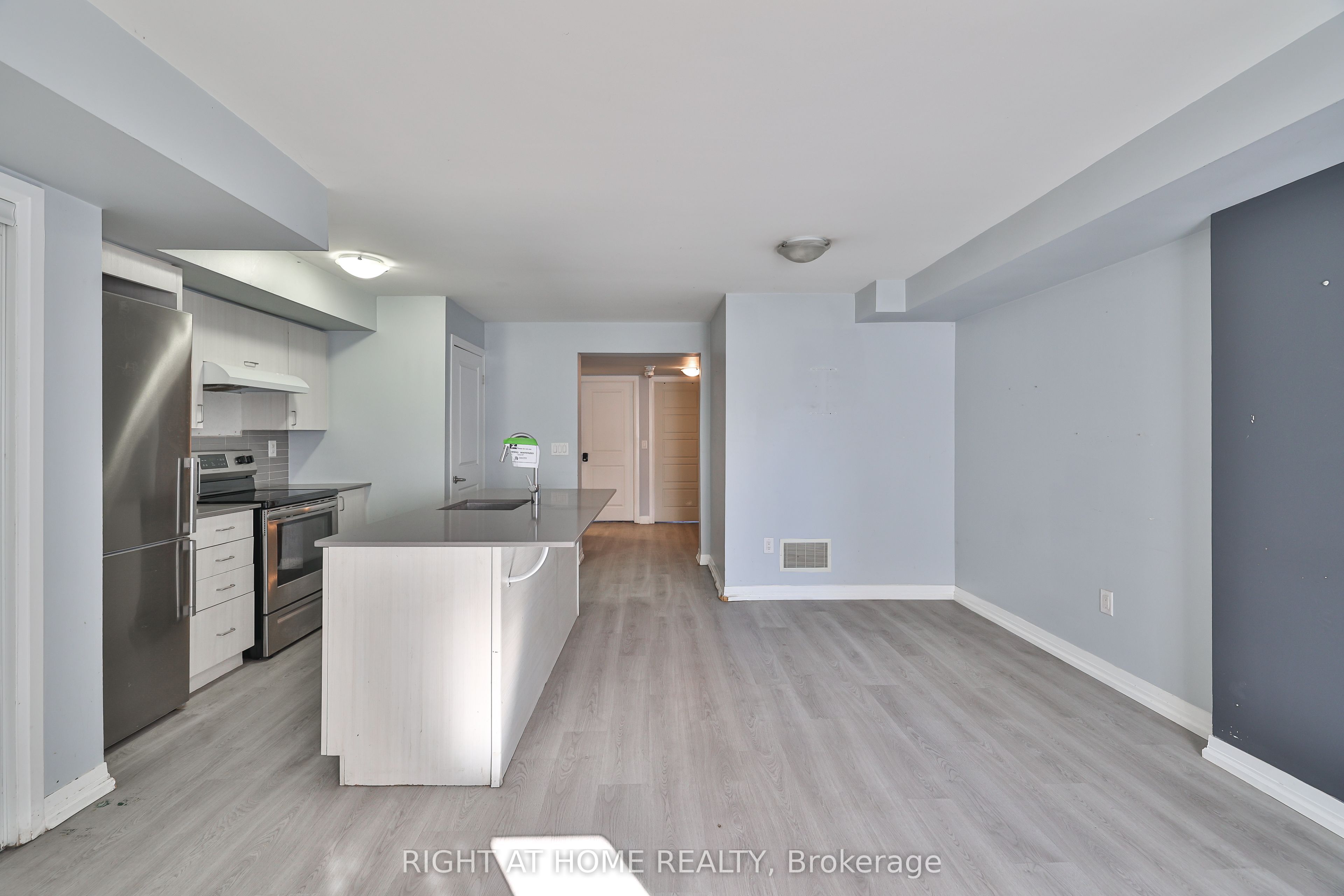 155 William Duncan Road 5, Toronto, ON M3K 0B9 photo 4