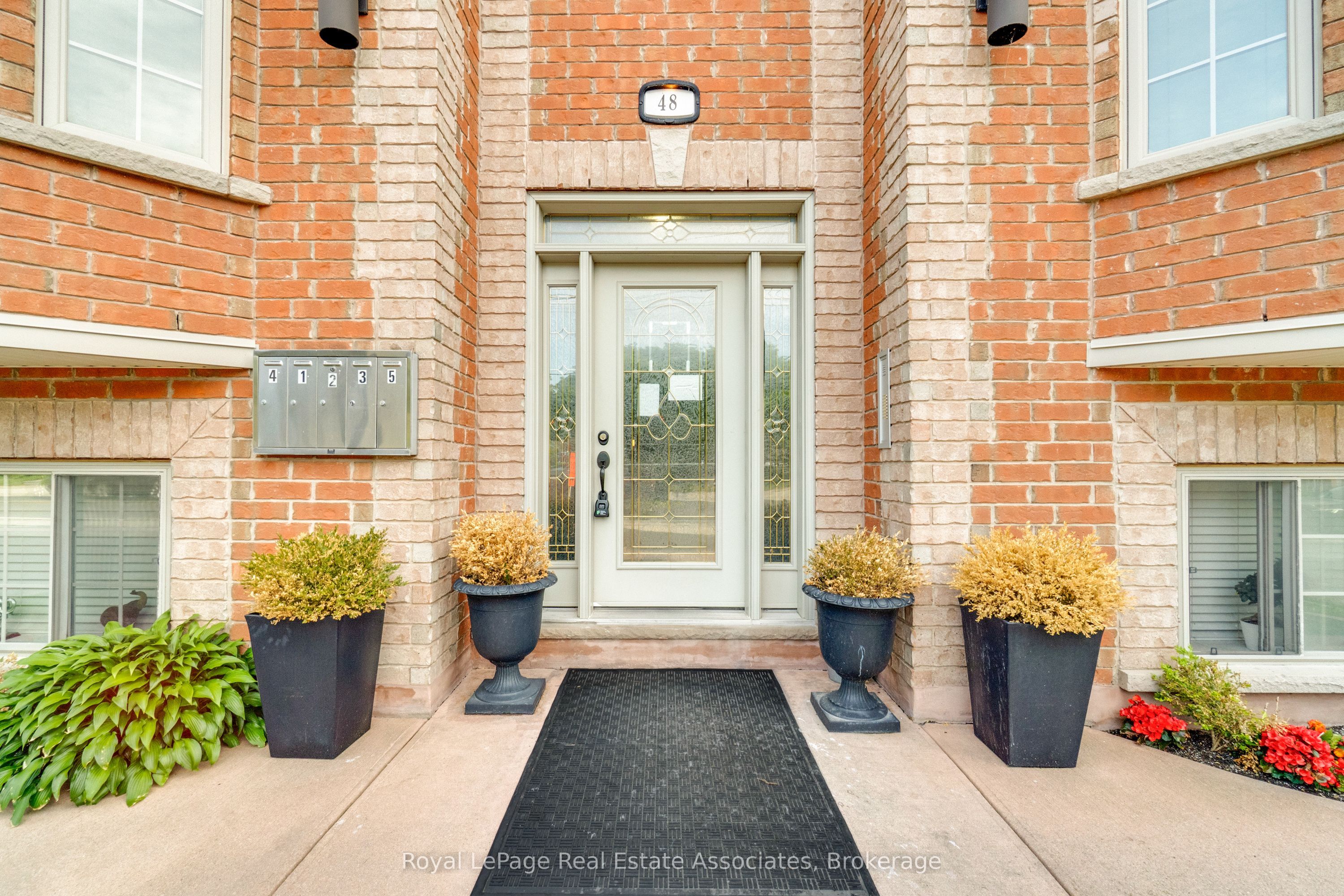 48 Mississauga Road N 4, Mississauga, ON L5H 2H8 photo 3