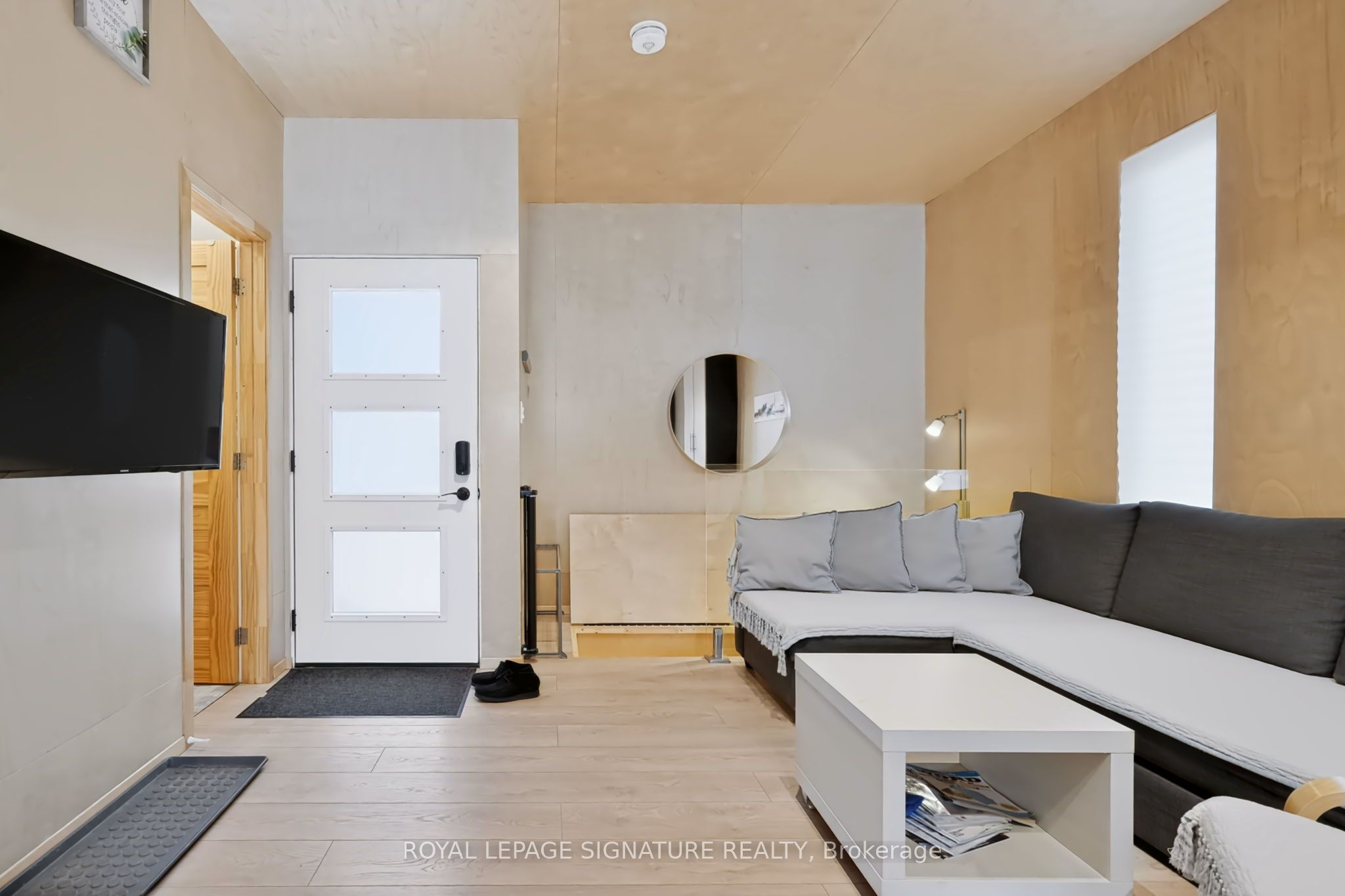 9 Parker Avenue Rear, Toronto, ON M8Z 4L5 photo 3